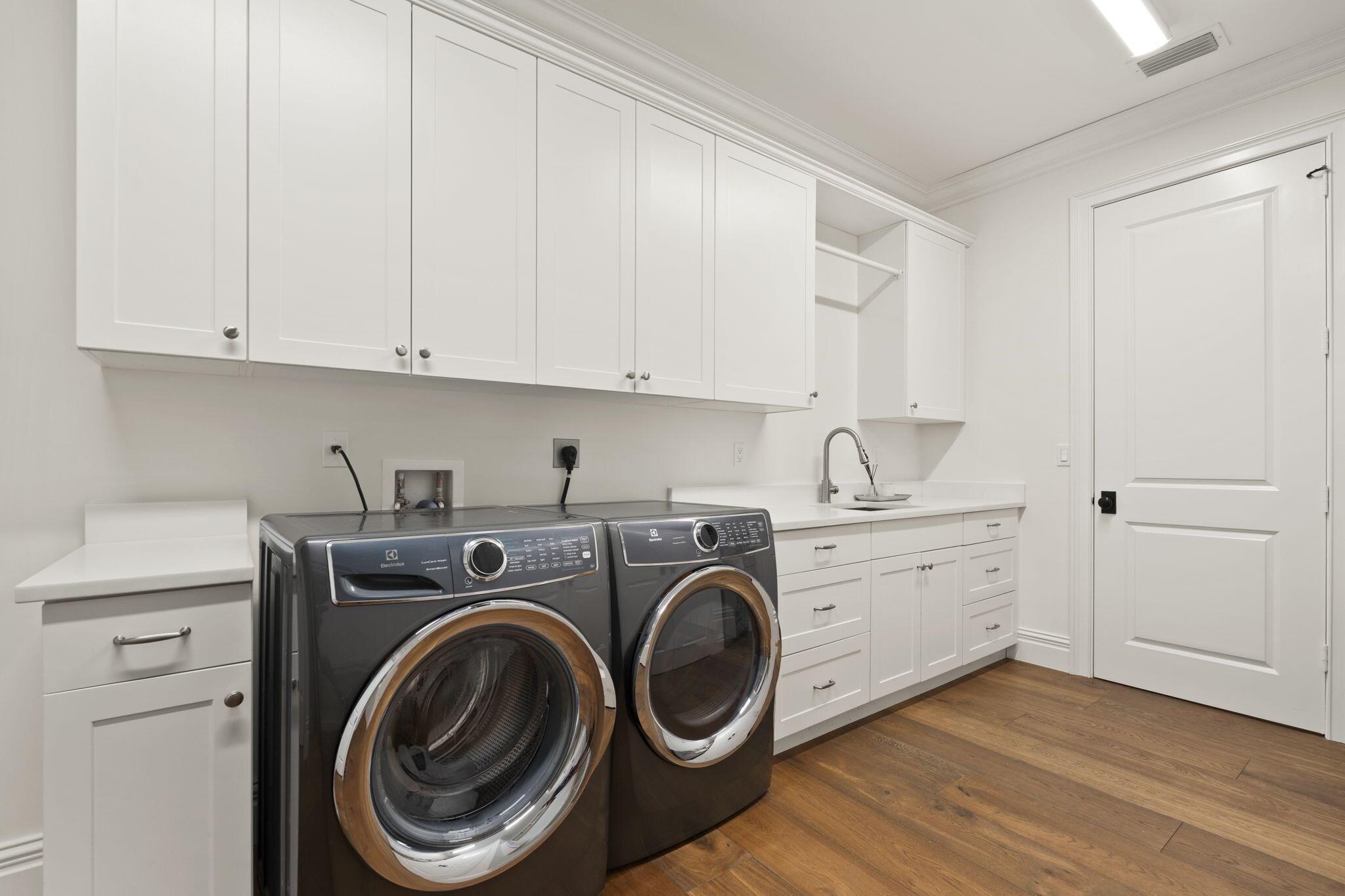 54 S Sewalls Pt Rd Sewalls Point, FL 34996