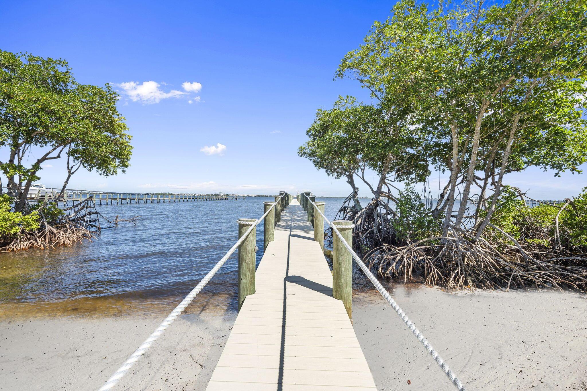 54 S Sewalls Pt Rd Sewalls Point, FL 34996