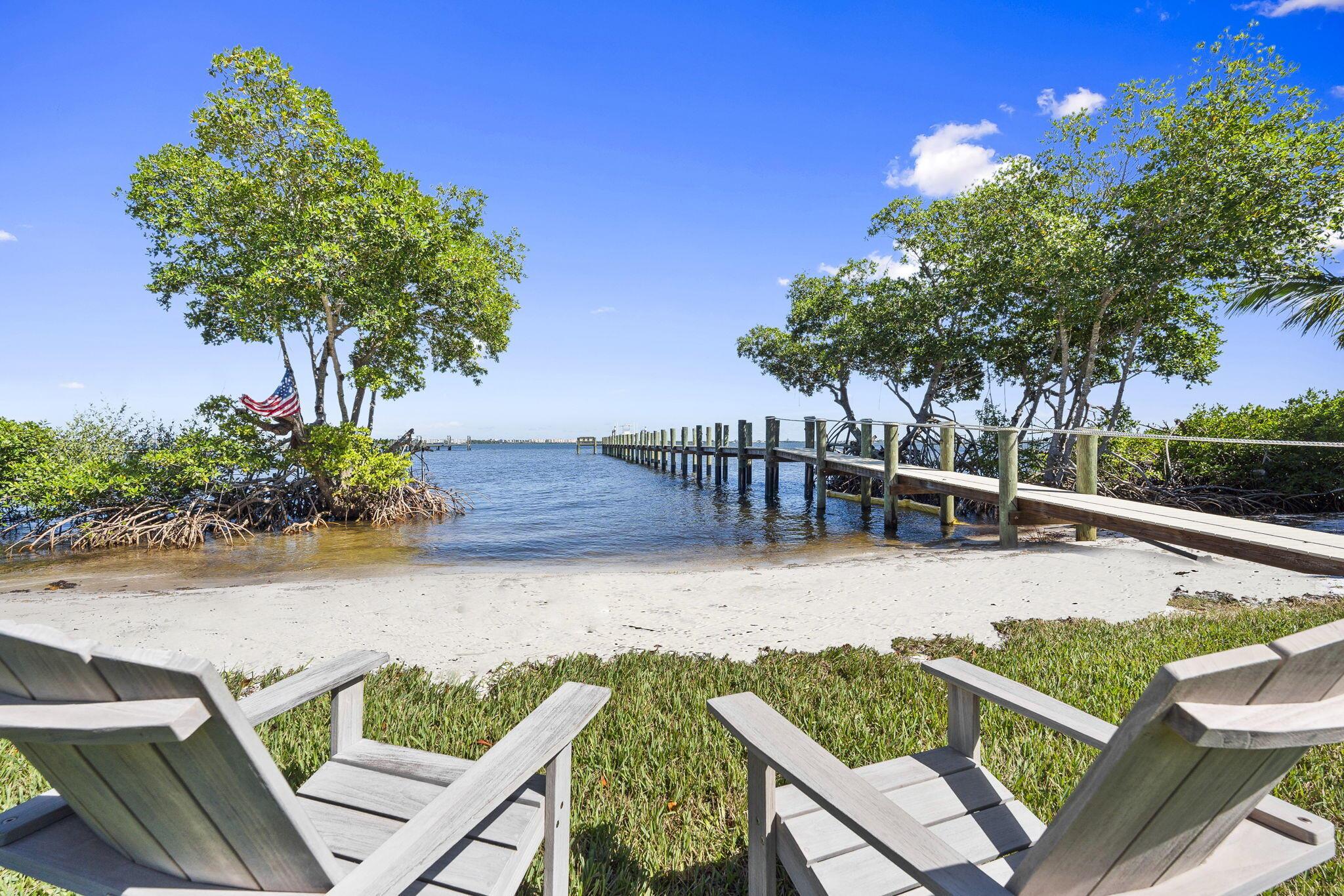 54 S Sewalls Pt Rd Sewalls Point, FL 34996