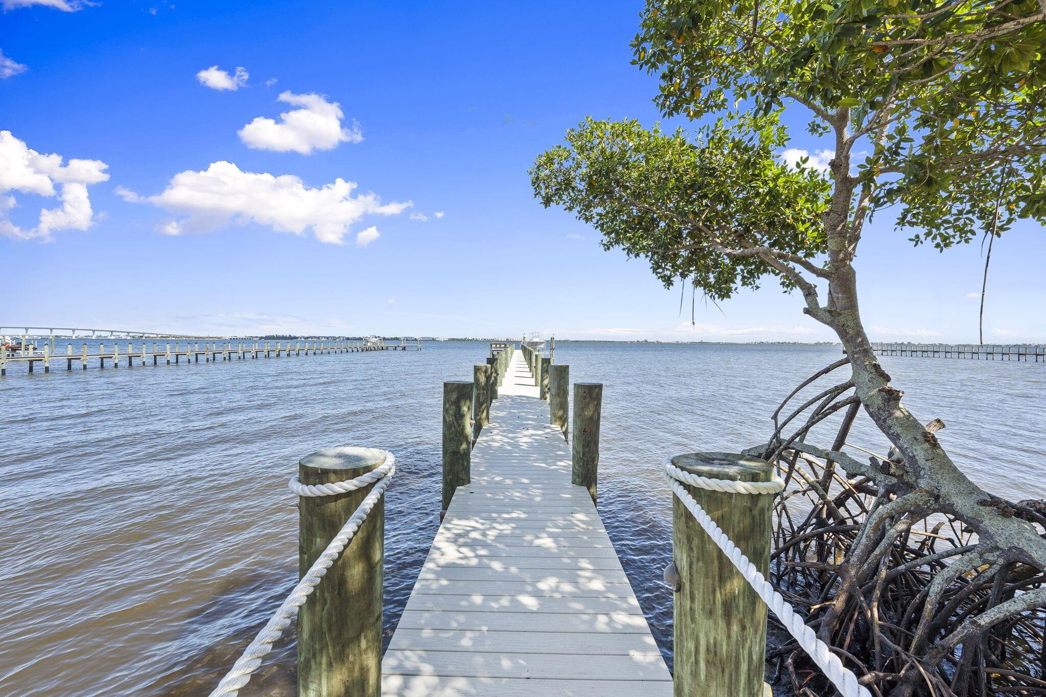 54 S Sewalls Pt Rd Sewalls Point, FL 34996