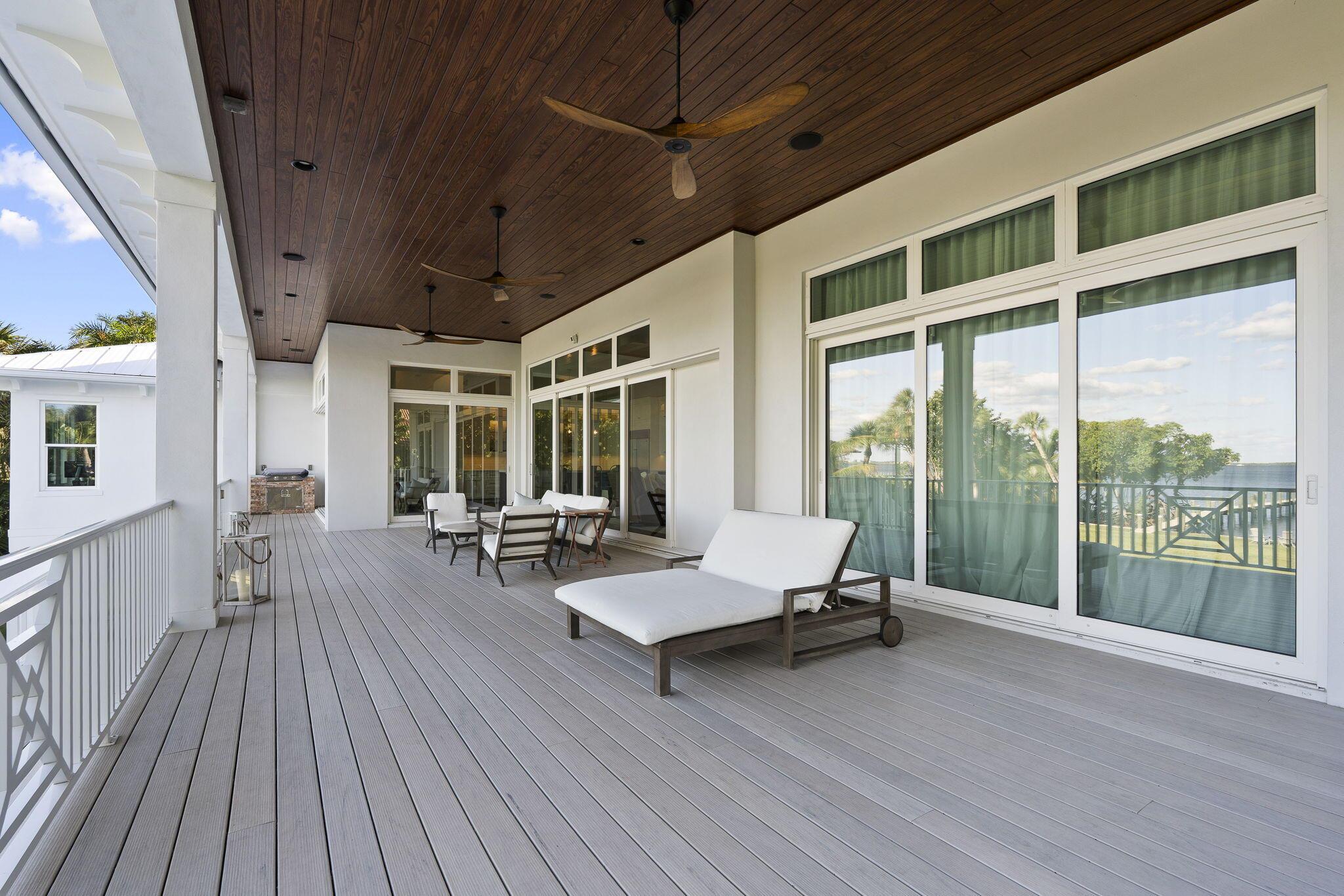 54 S Sewalls Pt Rd Sewalls Point, FL 34996