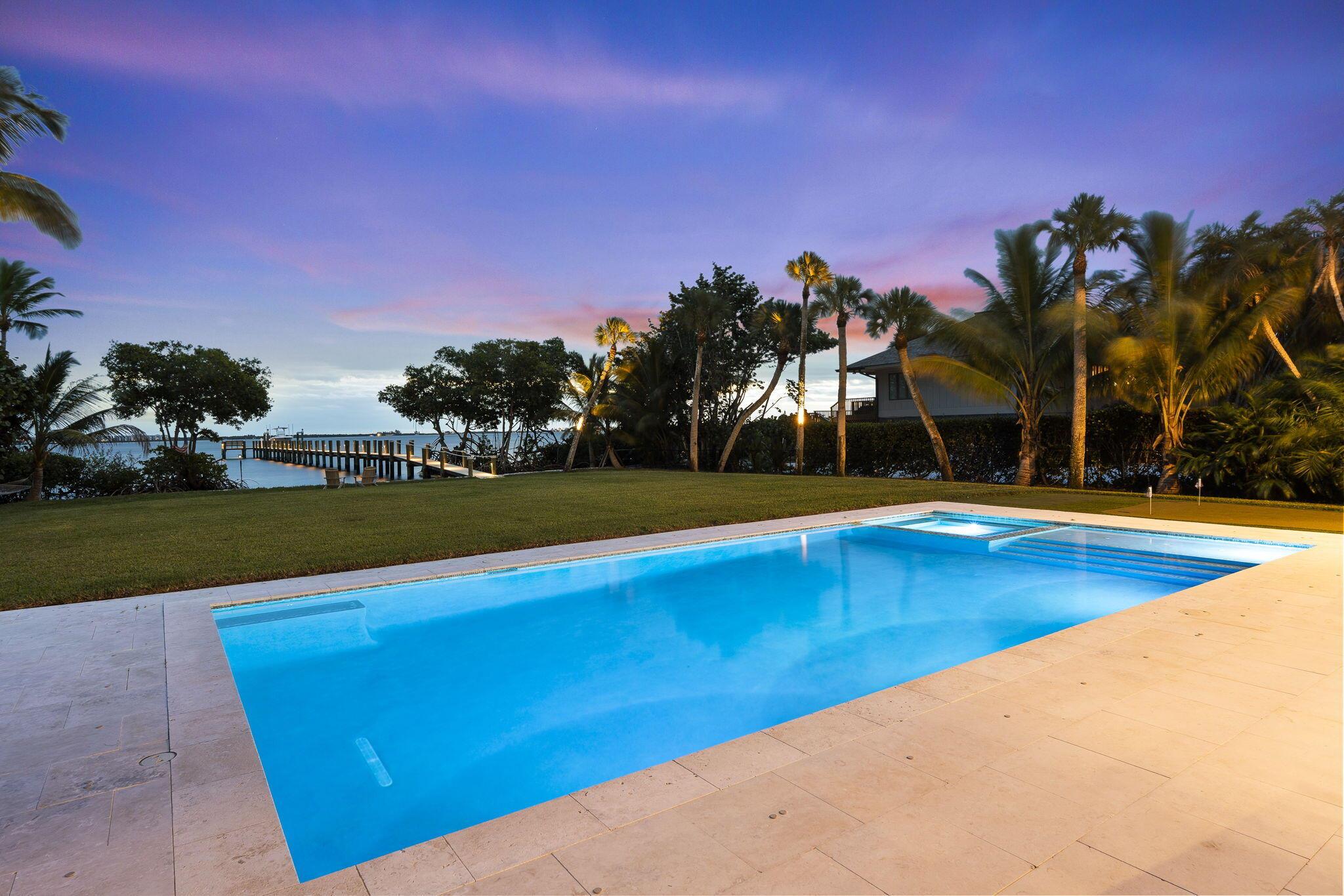 54 S Sewalls Pt Rd Sewalls Point, FL 34996