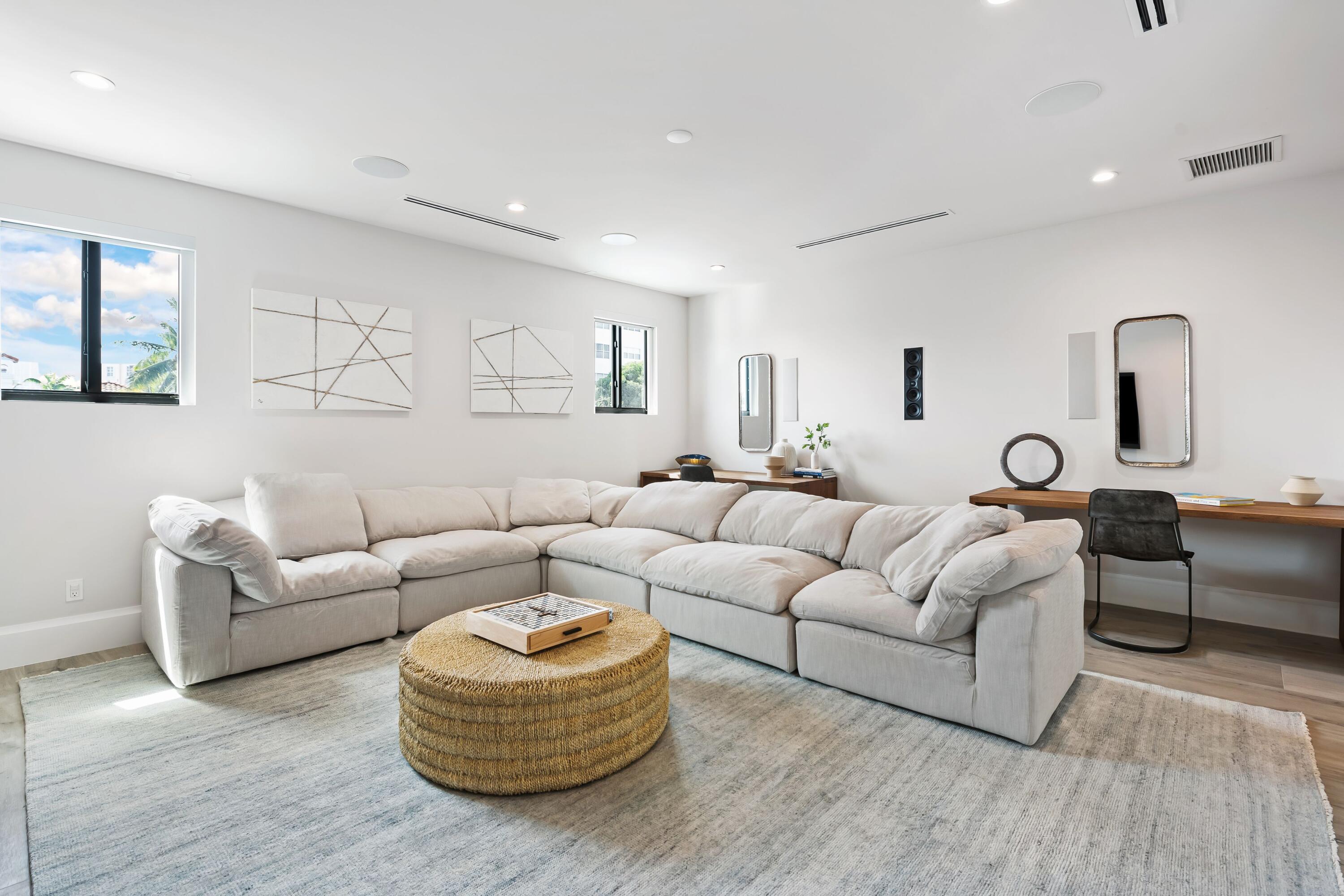 319 Coconut Isle #2 Fort Lauderdale, FL 33301