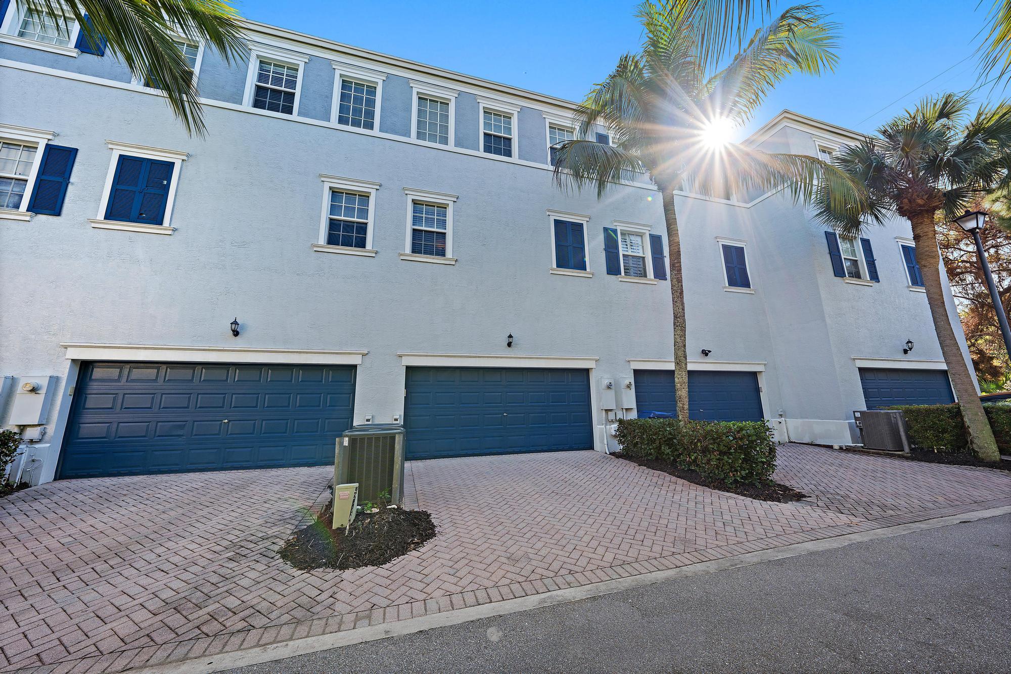 238 W Thatch Palm Jupiter, FL 33458