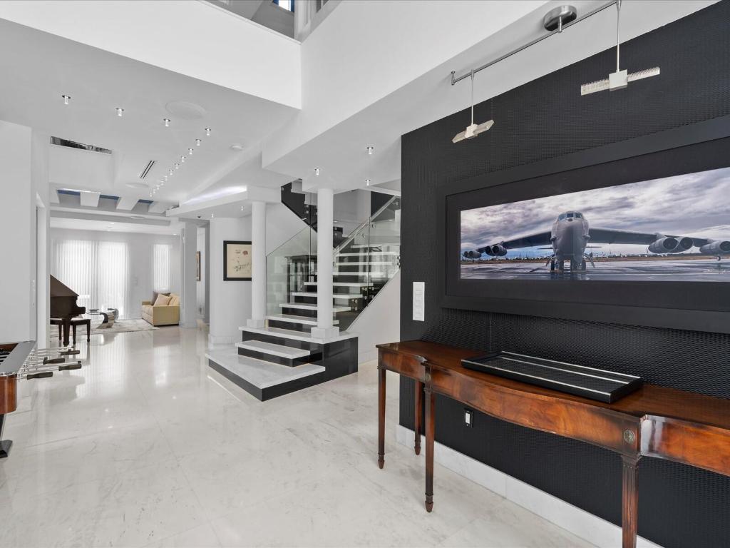 3917 S Le Jeune Miami, FL 33146