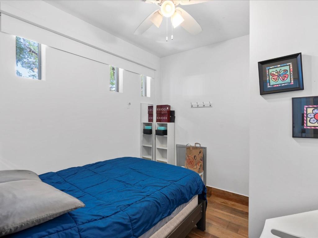 3917 S Le Jeune Miami, FL 33146