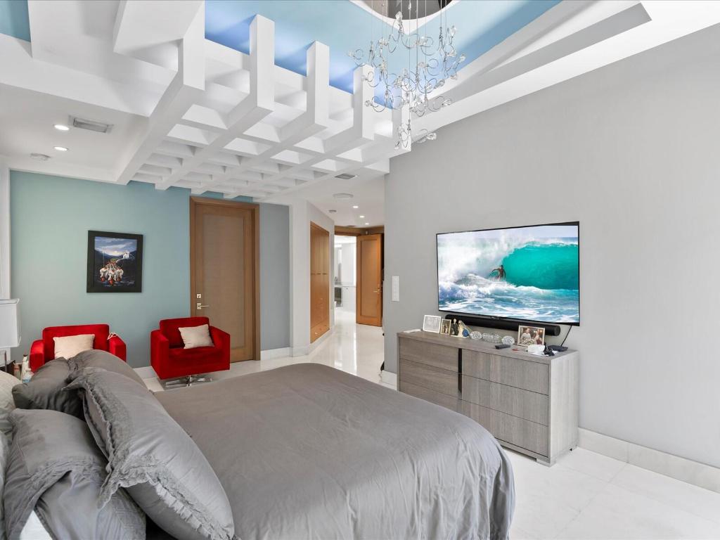 3917 S Le Jeune Miami, FL 33146