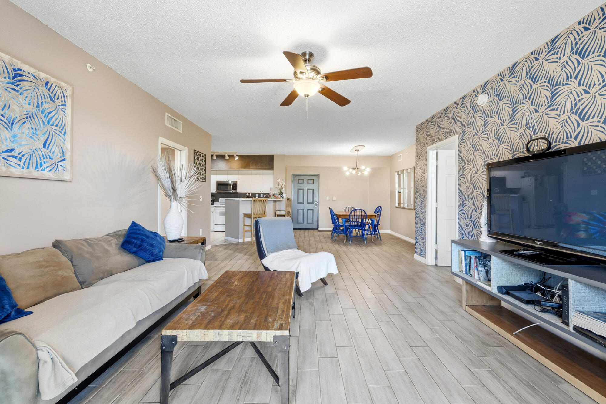 11750 Saint Andrews #203 Wellington, FL 33414