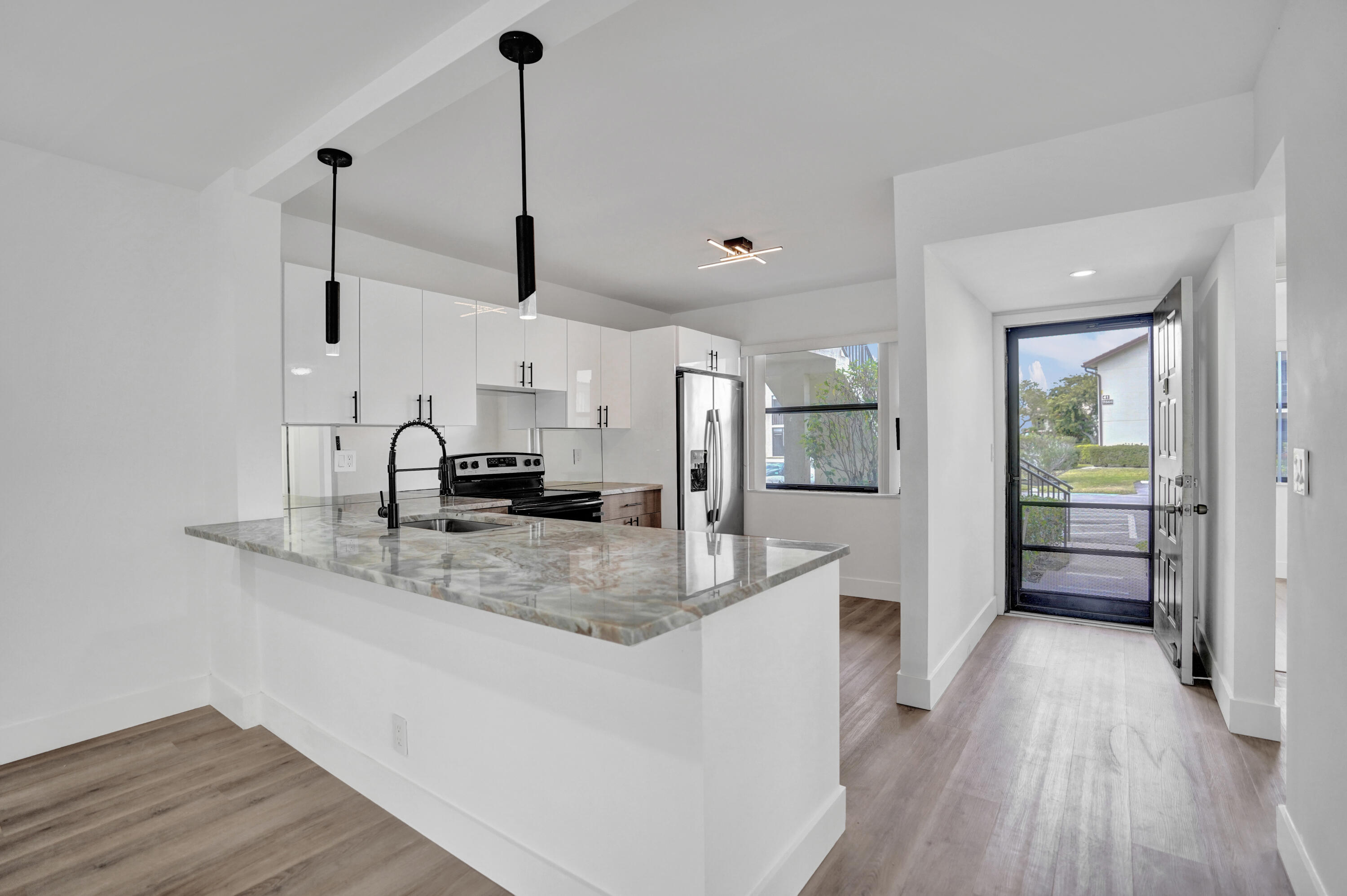 7674 Tahiti #101 Lake Worth, FL 33467