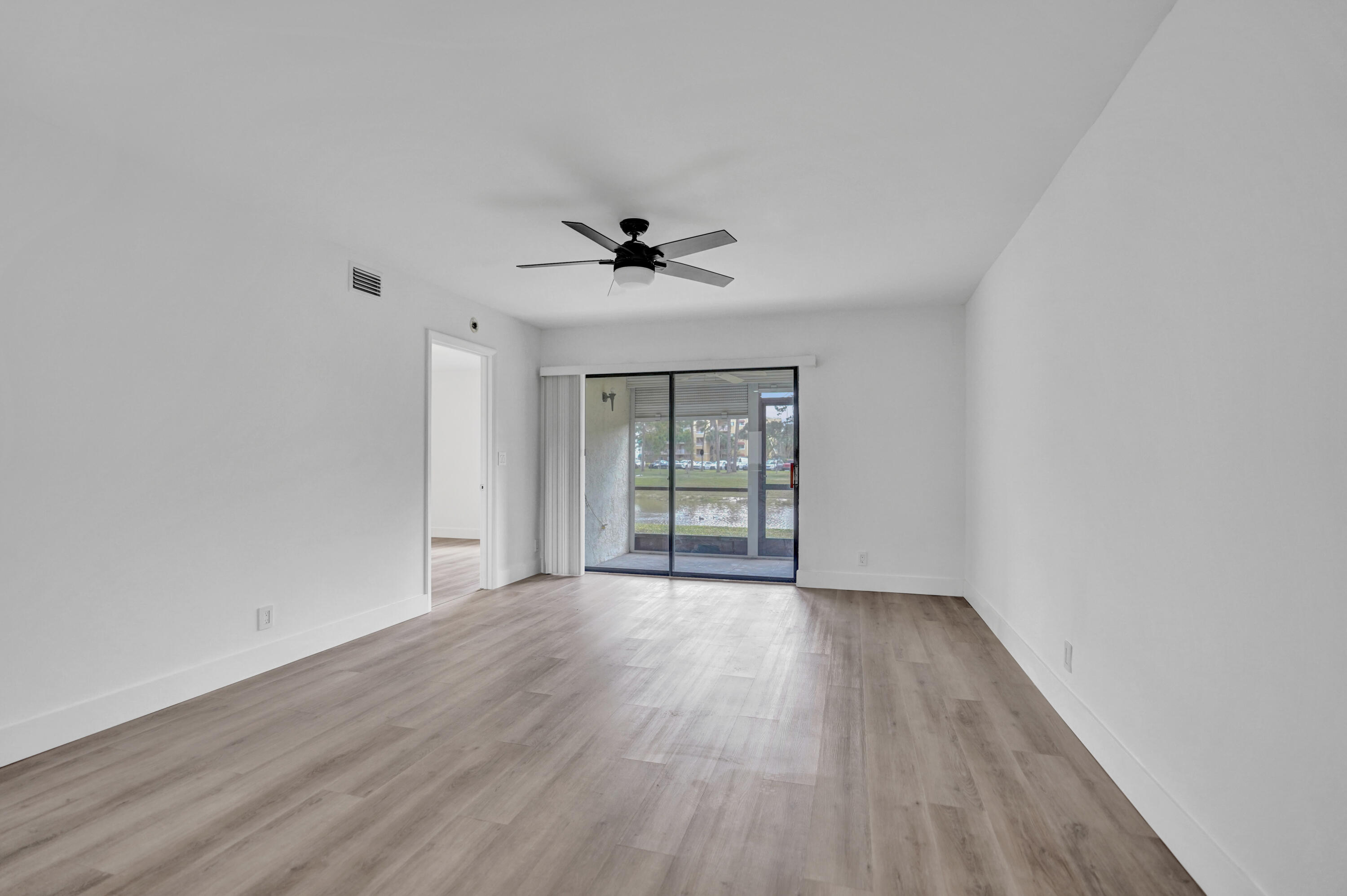 7674 Tahiti #101 Lake Worth, FL 33467