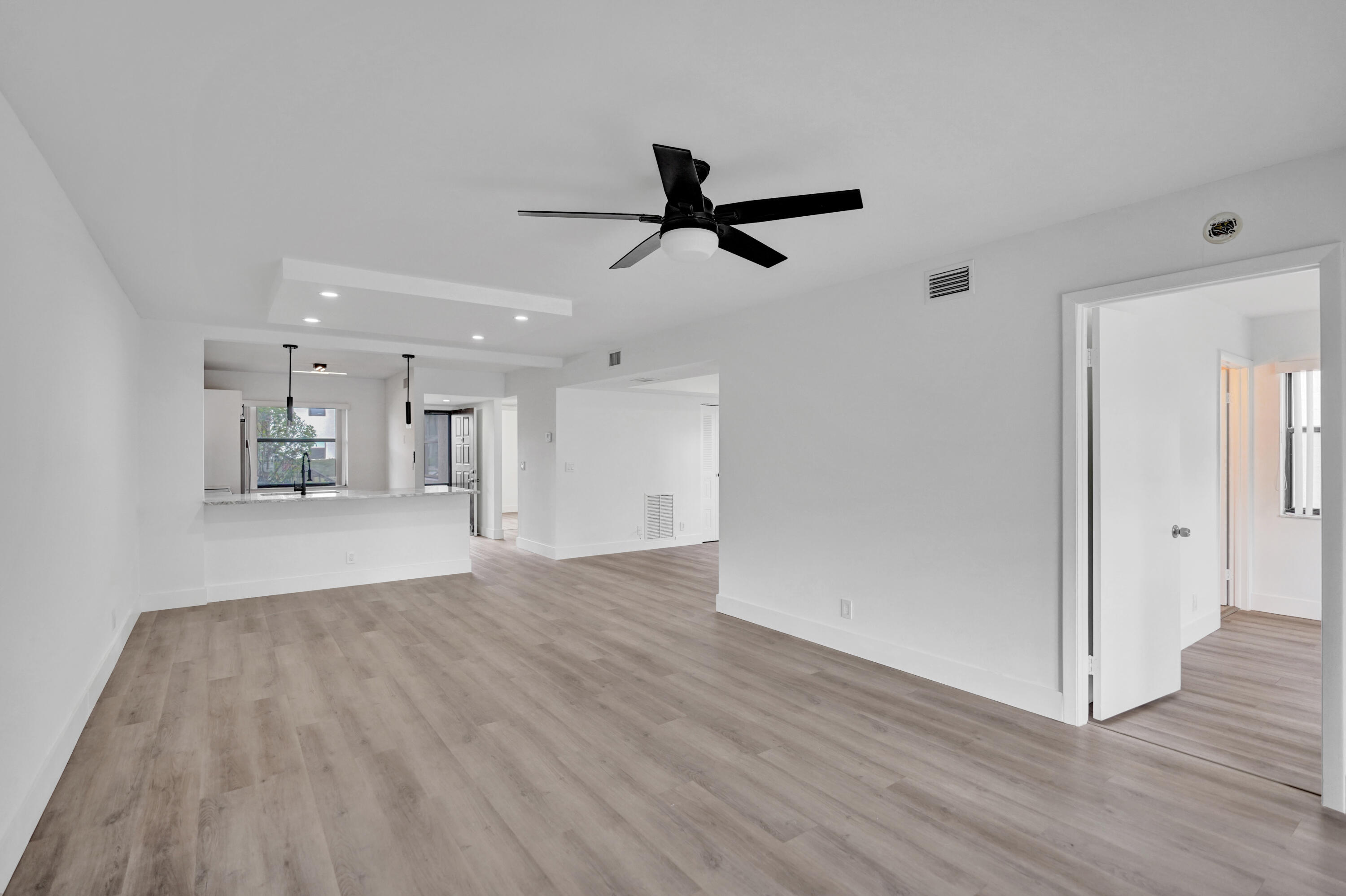 7674 Tahiti #101 Lake Worth, FL 33467