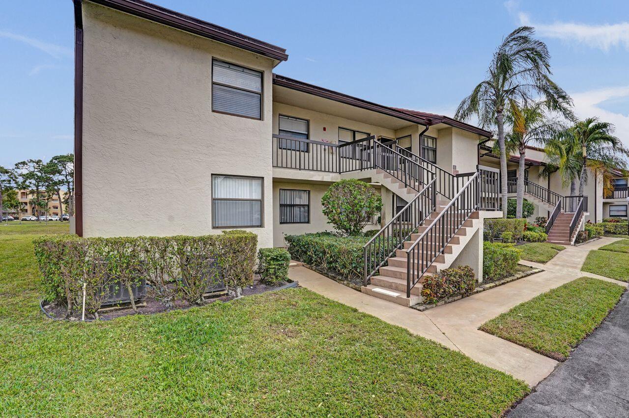7674 Tahiti #101 Lake Worth, FL 33467