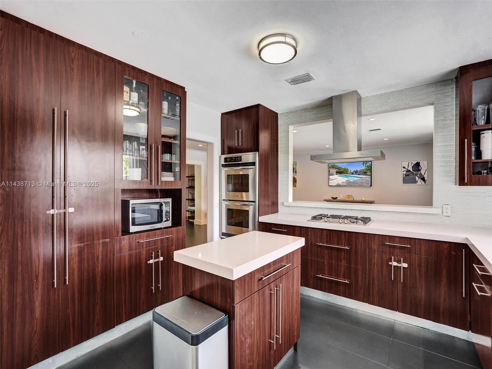 1912 NE 119th Rd North Miami, FL 33181