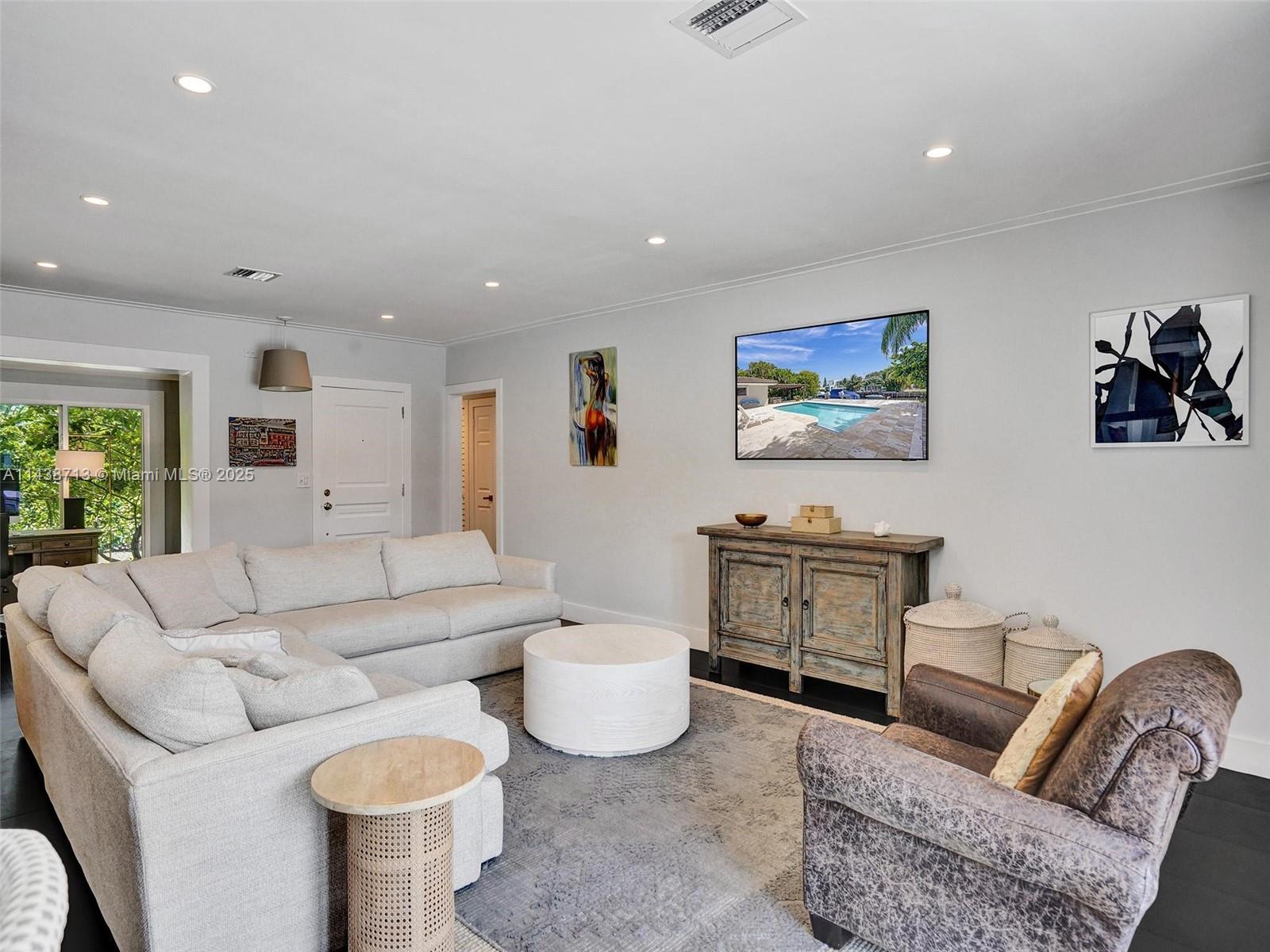 1912 NE 119th Rd North Miami, FL 33181