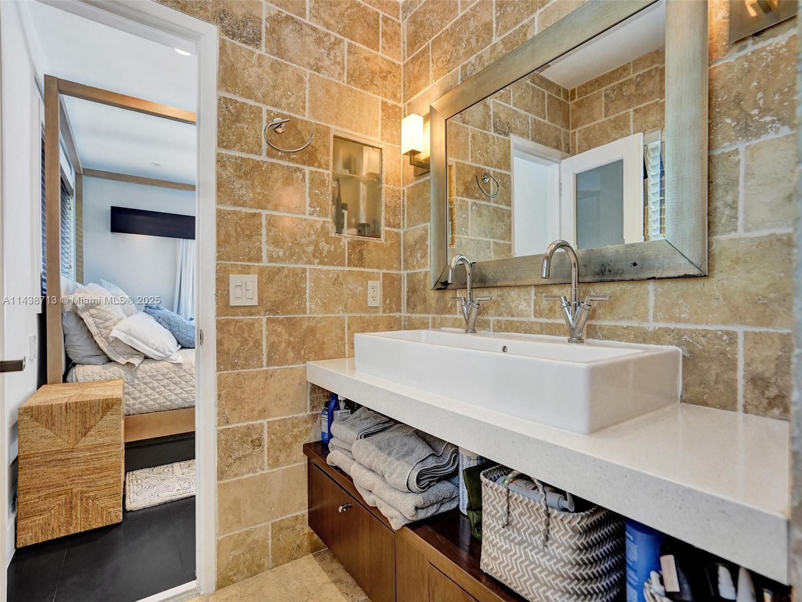 1912 NE 119th Rd North Miami, FL 33181