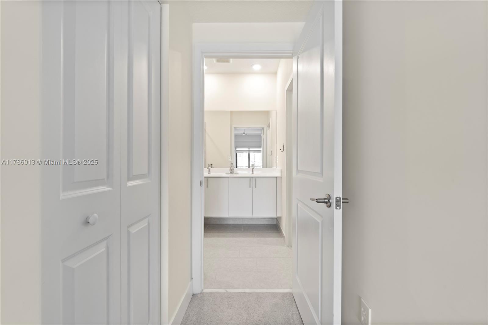 8292 NW 43rd St,Doral, FL 33166