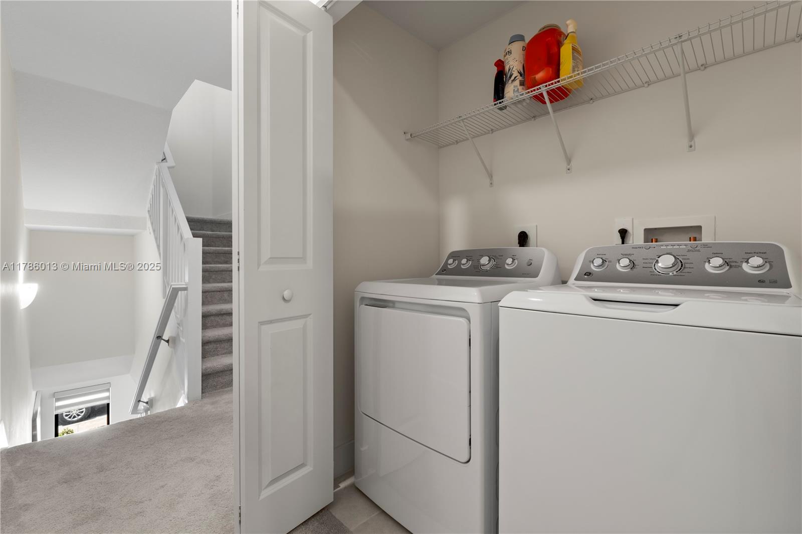 8292 NW 43rd St,Doral, FL 33166