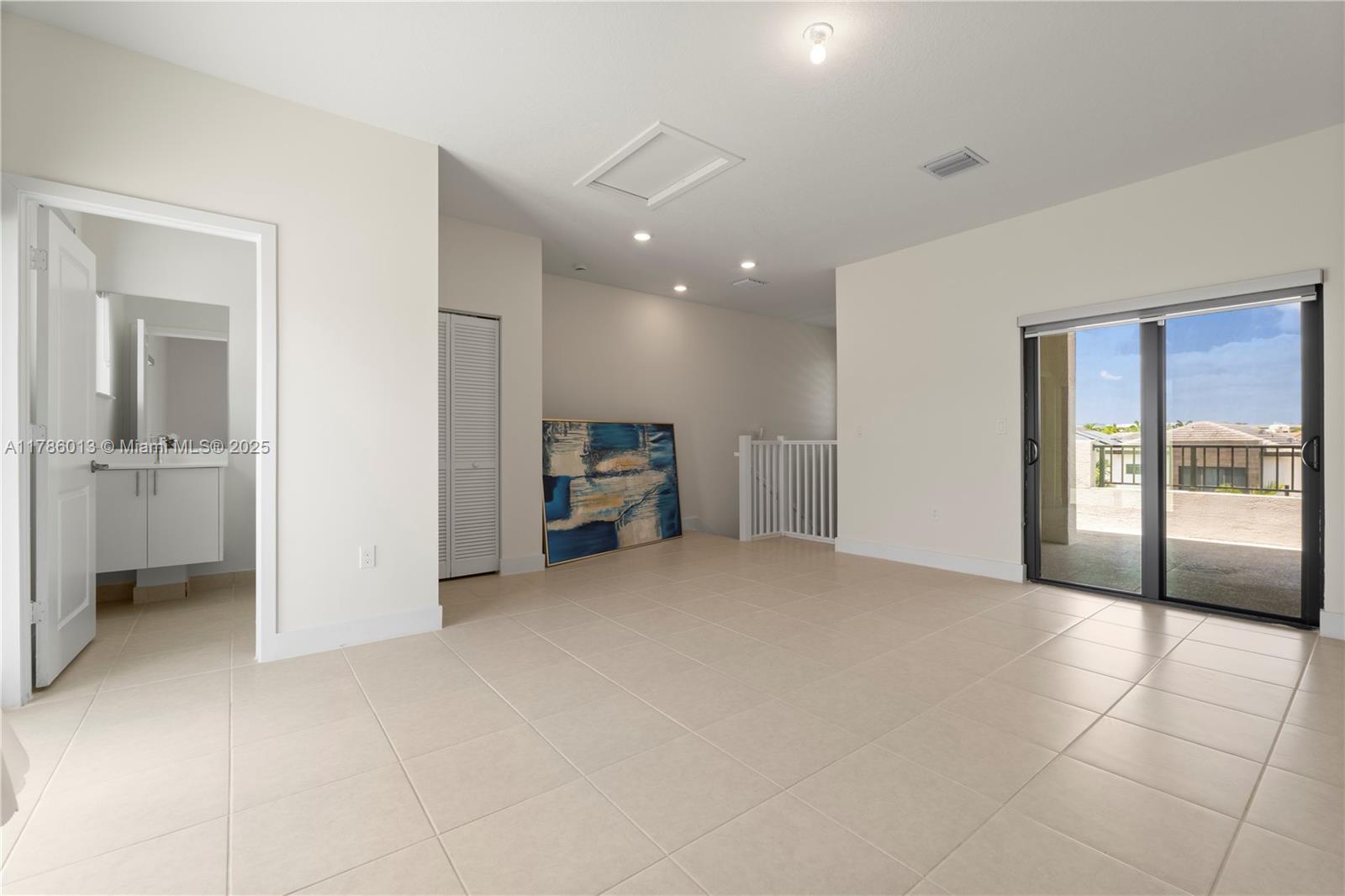 8292 NW 43rd St,Doral, FL 33166