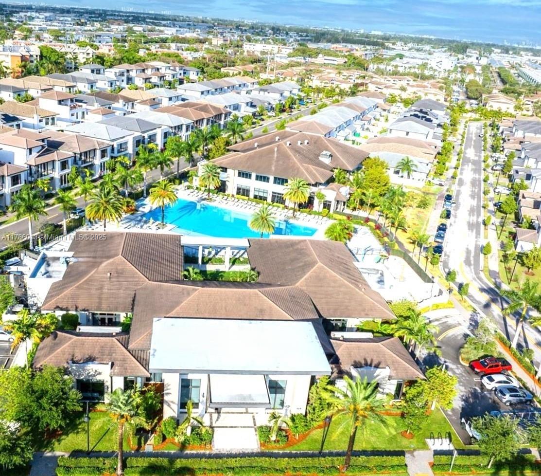 8292 NW 43rd St,Doral, FL 33166