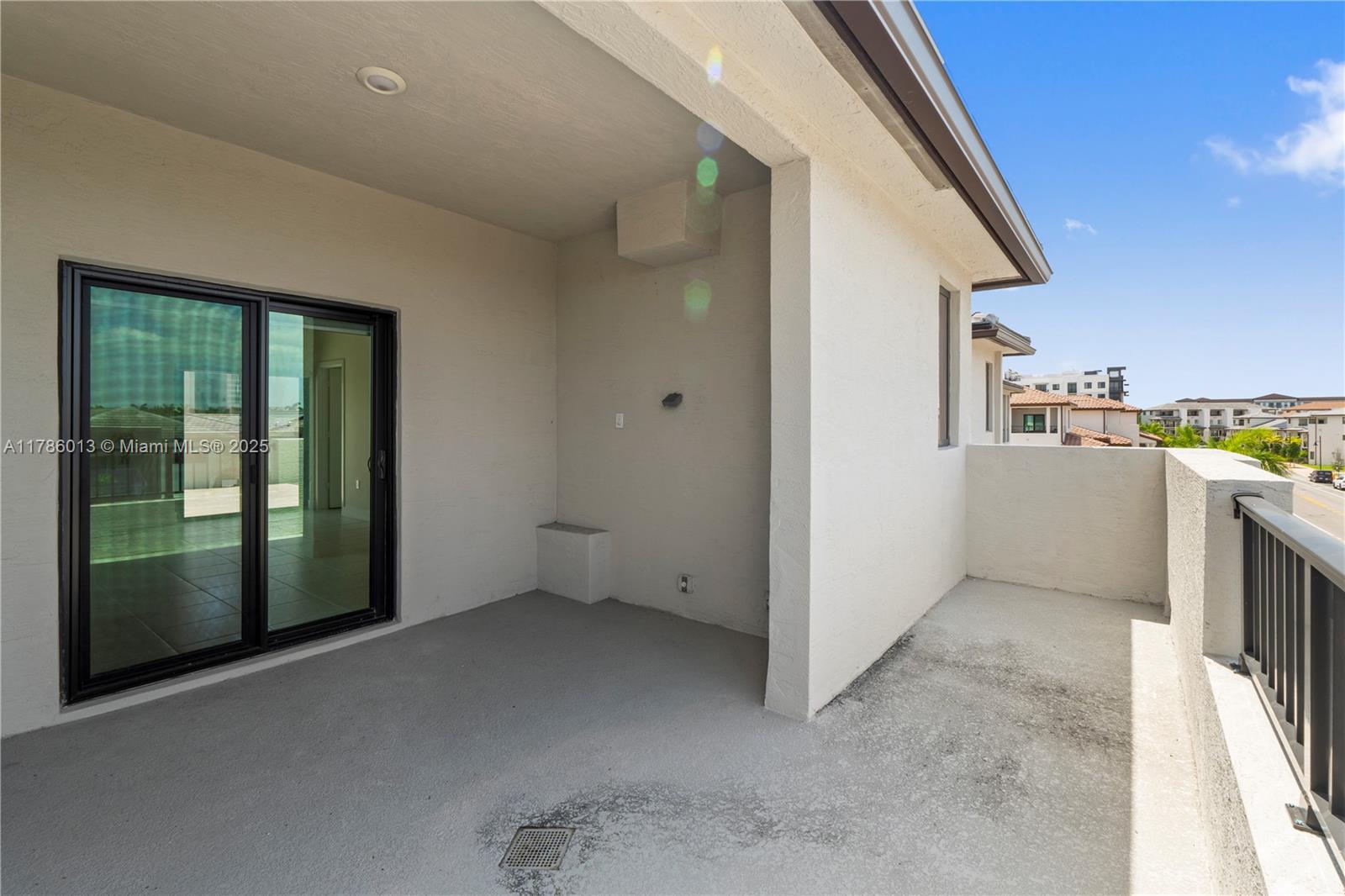 8292 NW 43rd St,Doral, FL 33166