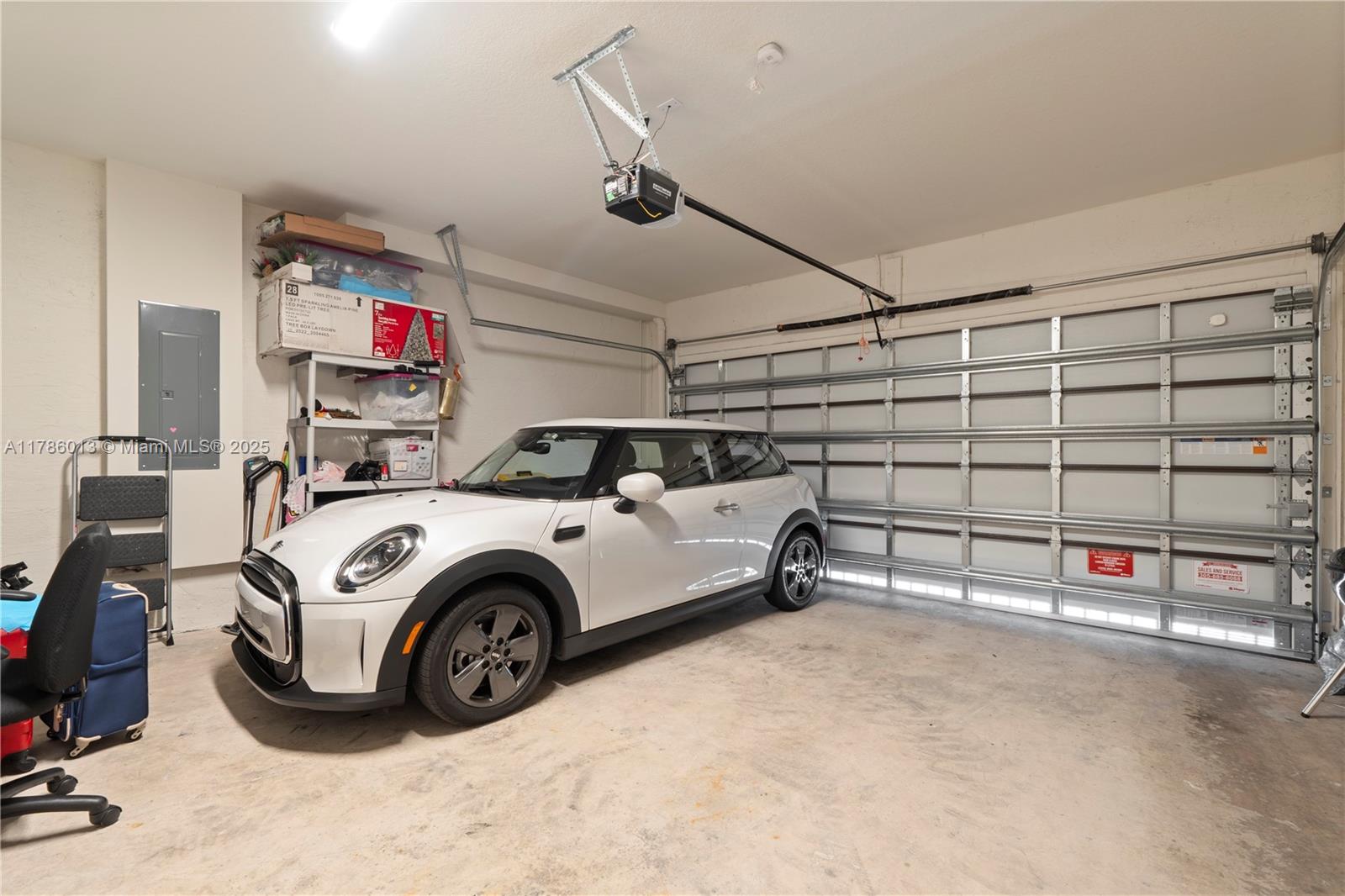 8292 NW 43rd St,Doral, FL 33166