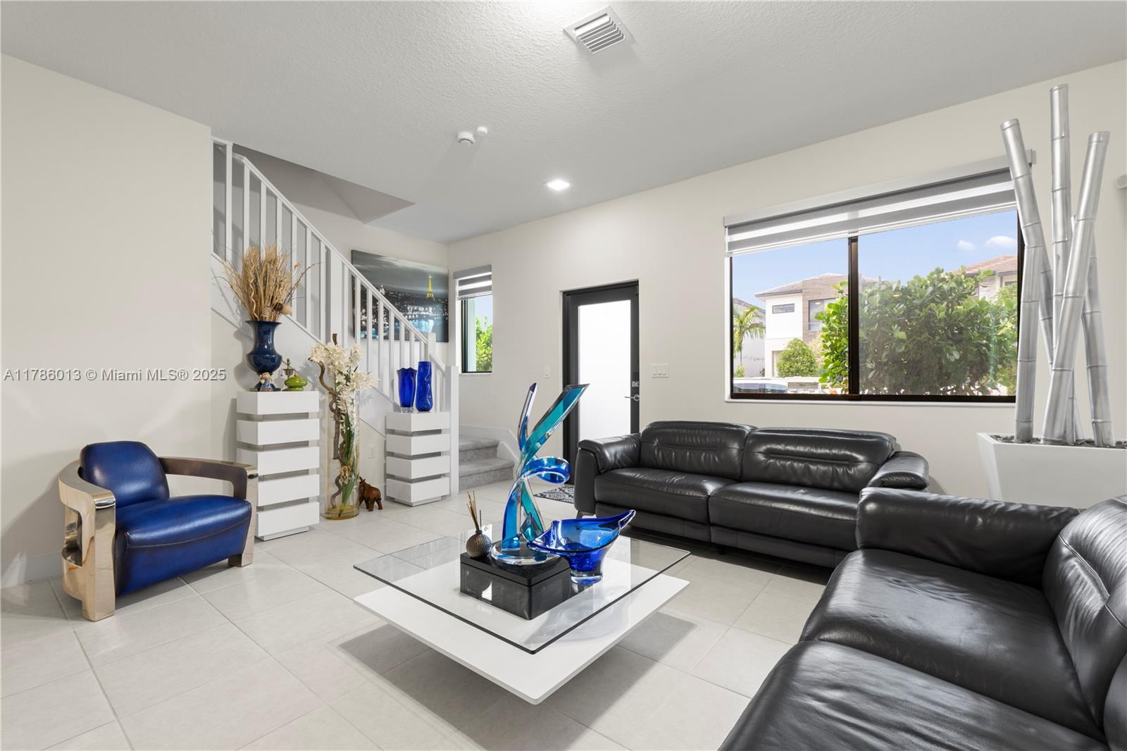 8292 NW 43rd St,Doral, FL 33166