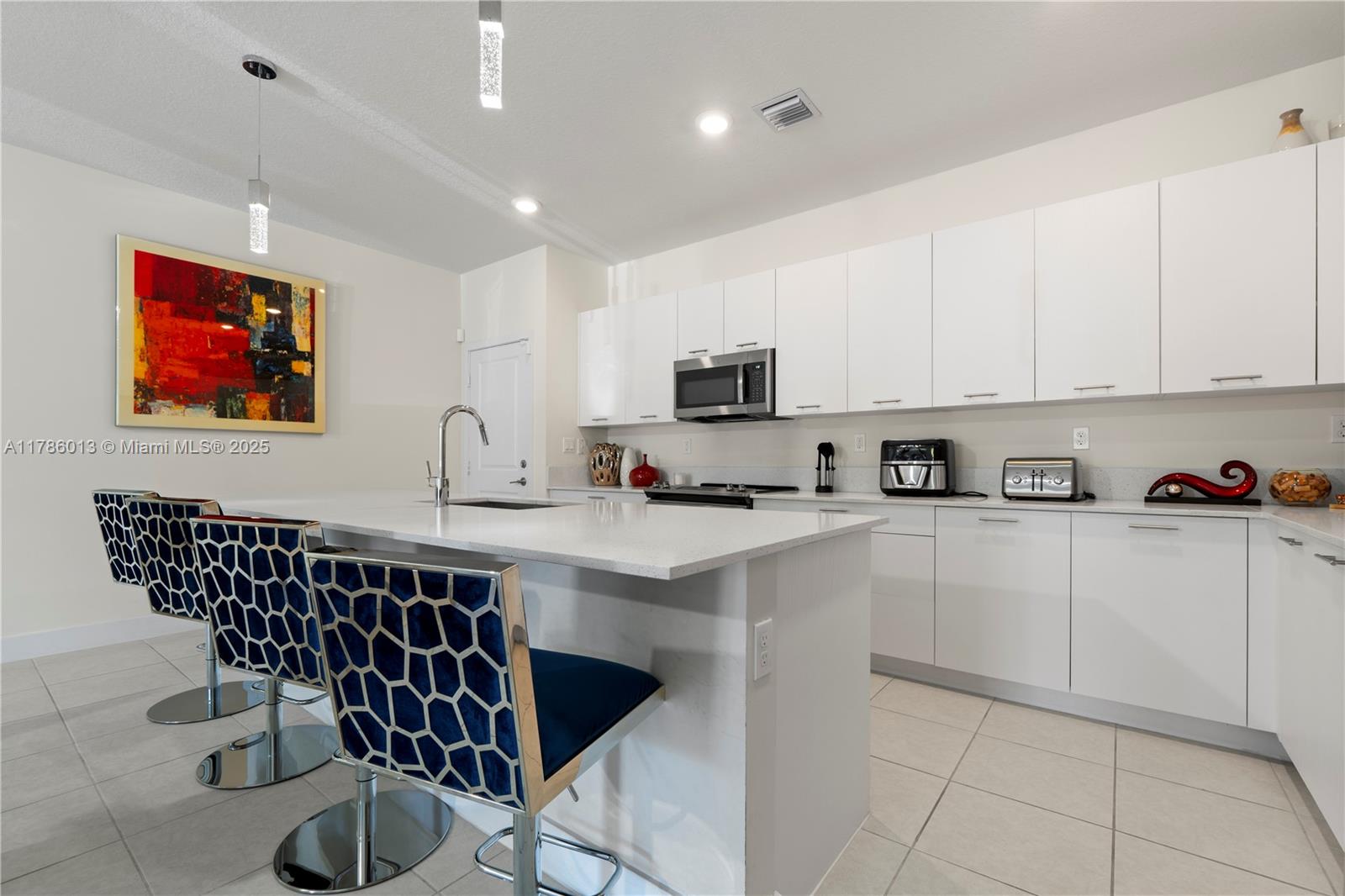 8292 NW 43rd St,Doral, FL 33166