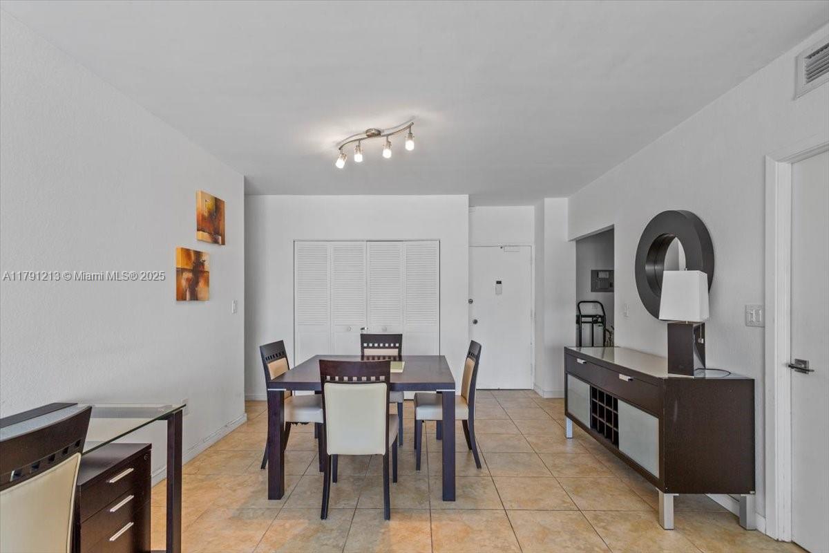 500 Bayview Dr #527 Sunny Isles Beach, FL 33160 500 Bayview Dr #527 Sunny Isles Beach, FL 33160