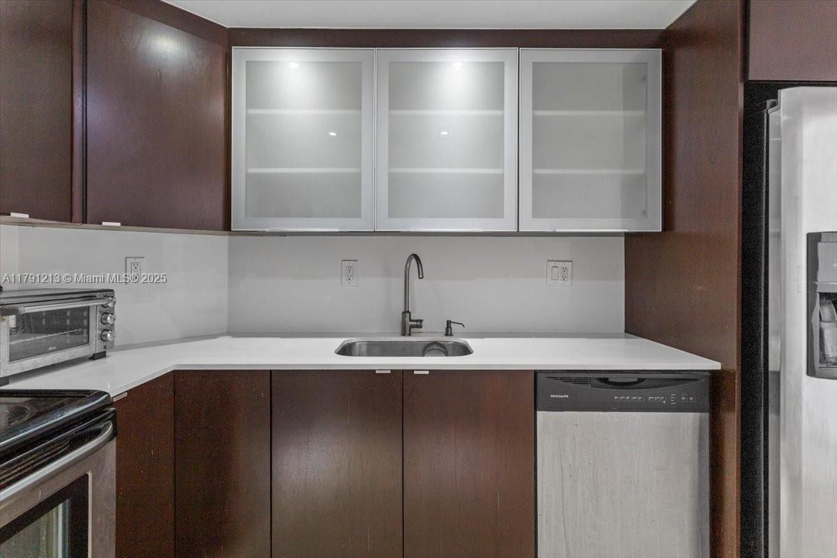 500 Bayview Dr #527 Sunny Isles Beach, FL 33160 500 Bayview Dr #527 Sunny Isles Beach, FL 33160