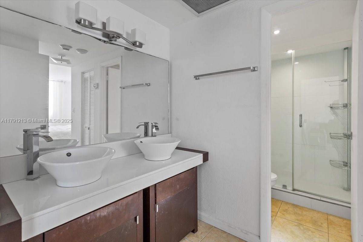 500 Bayview Dr #527 Sunny Isles Beach, FL 33160 500 Bayview Dr #527 Sunny Isles Beach, FL 33160