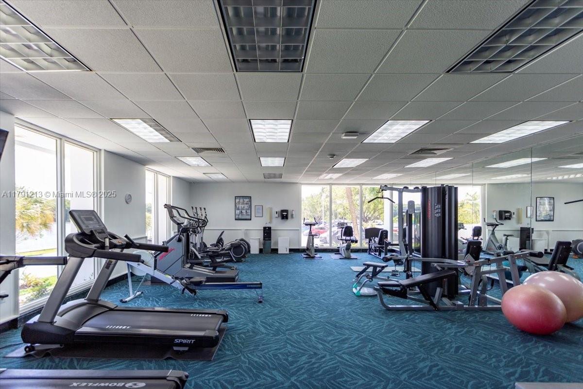 500 Bayview Dr #527 Sunny Isles Beach, FL 33160 500 Bayview Dr #527 Sunny Isles Beach, FL 33160