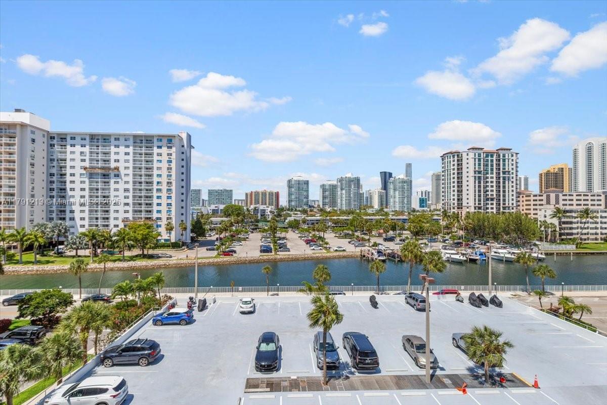 500 Bayview Dr #527 Sunny Isles Beach, FL 33160 500 Bayview Dr #527 Sunny Isles Beach, FL 33160