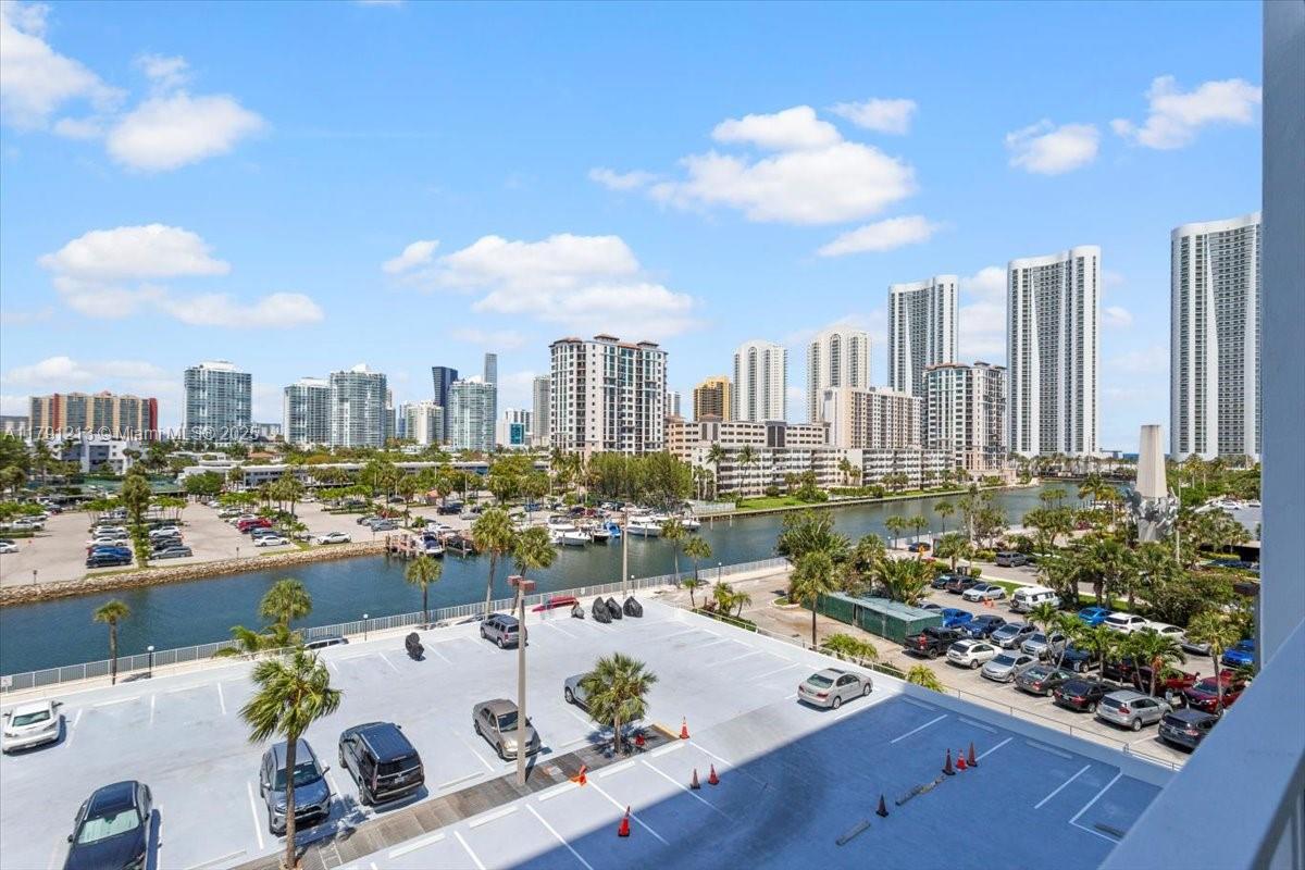 500 Bayview Dr #527 Sunny Isles Beach, FL 33160 500 Bayview Dr #527 Sunny Isles Beach, FL 33160
