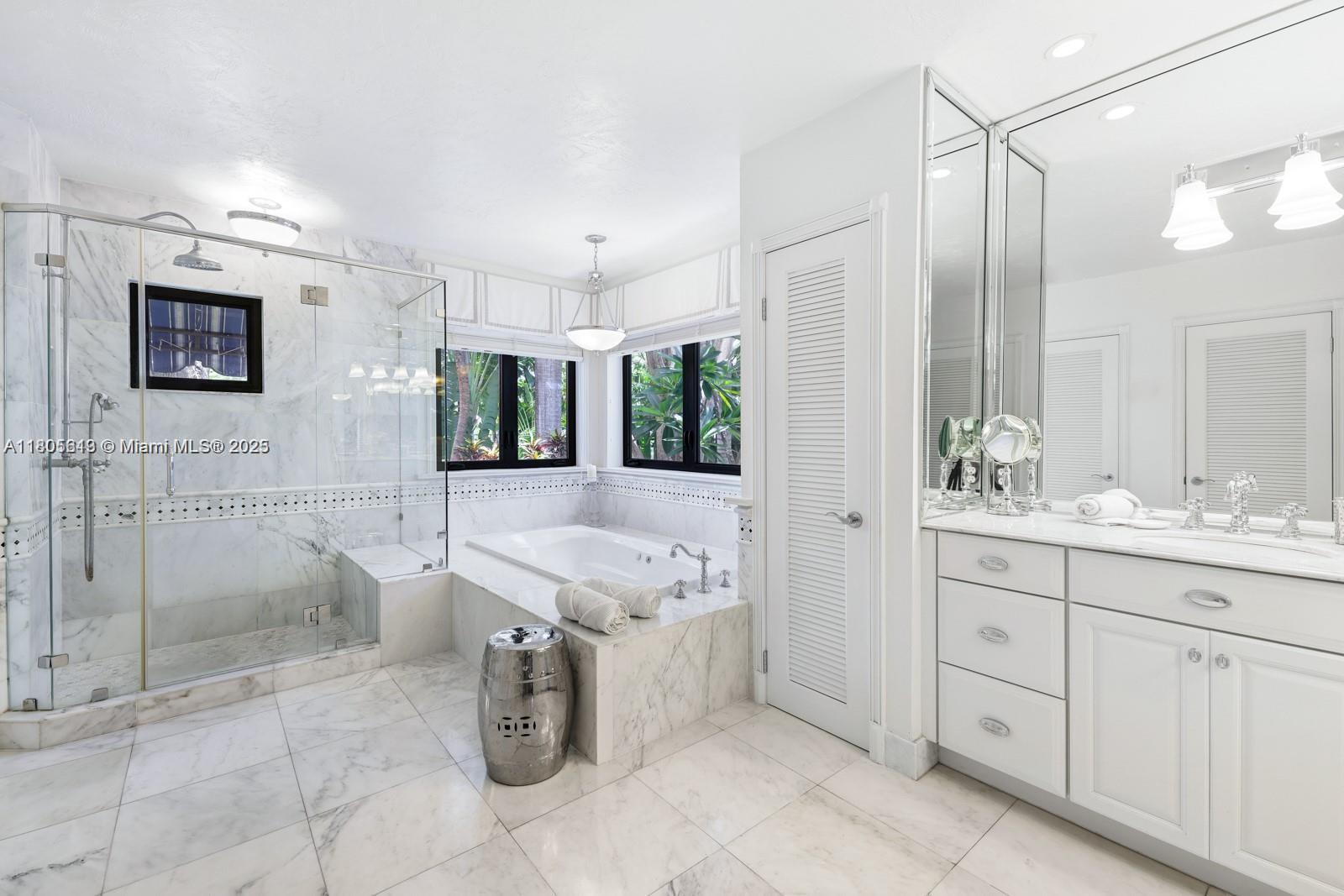 56 S Hibiscus Dr Miami Beach, FL 33139 56 S Hibiscus Dr Miami Beach, FL 33139