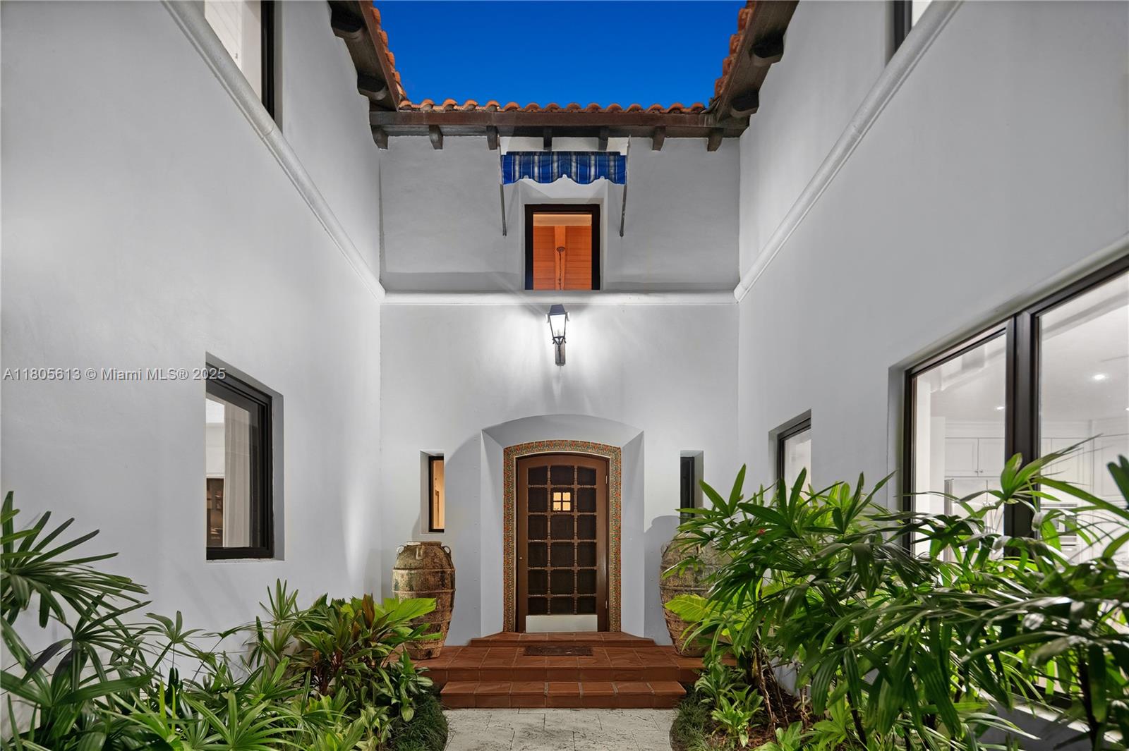 56 S Hibiscus Dr Miami Beach, FL 33139 56 S Hibiscus Dr Miami Beach, FL 33139