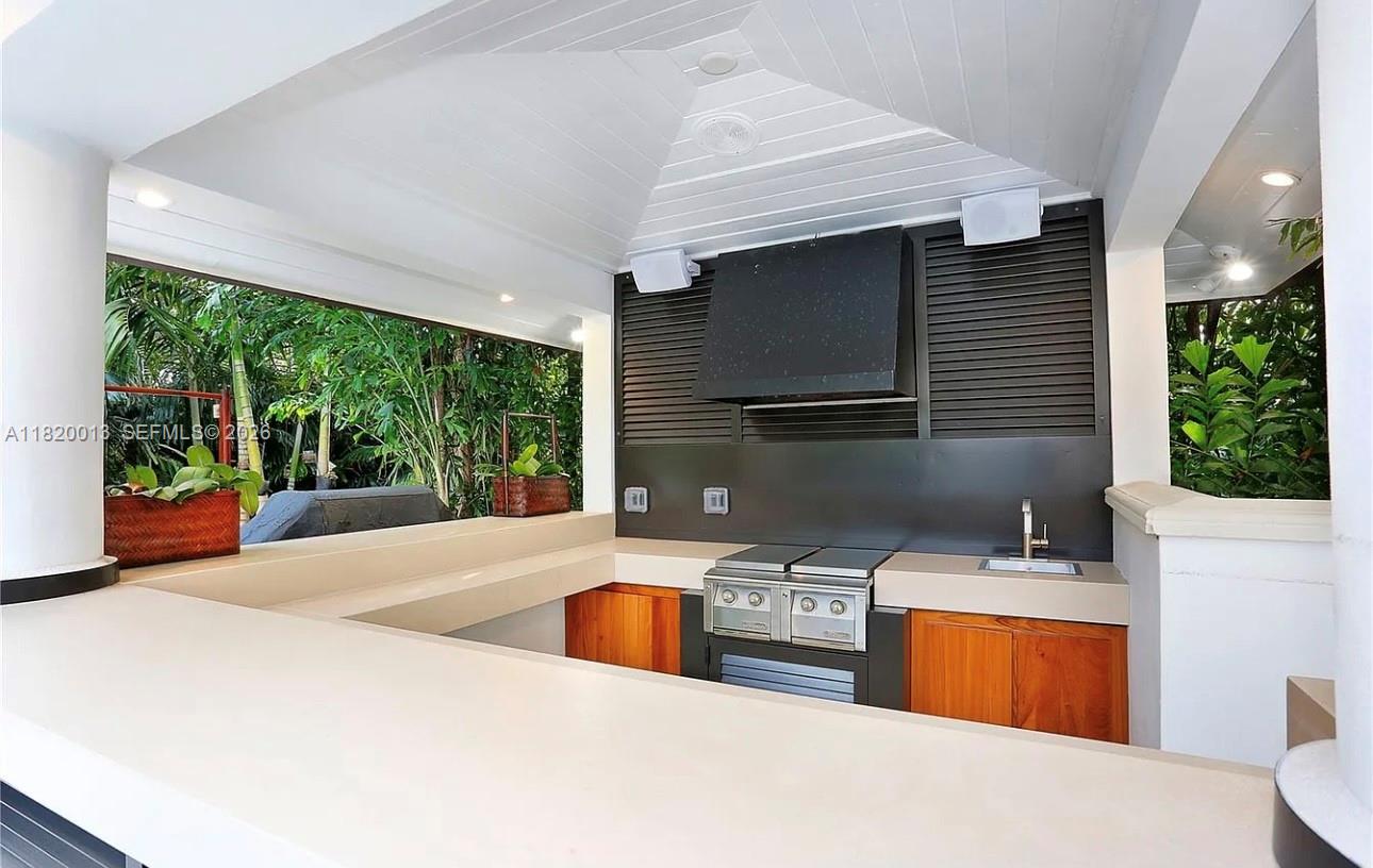 6611 Leonardo St Coral Gables, FL 33146