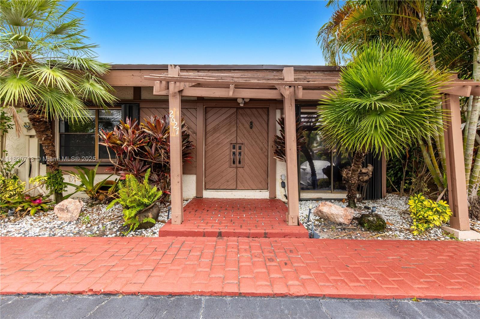 2627 S Parkview Dr #2627,Hallandale Beach, FL 33009