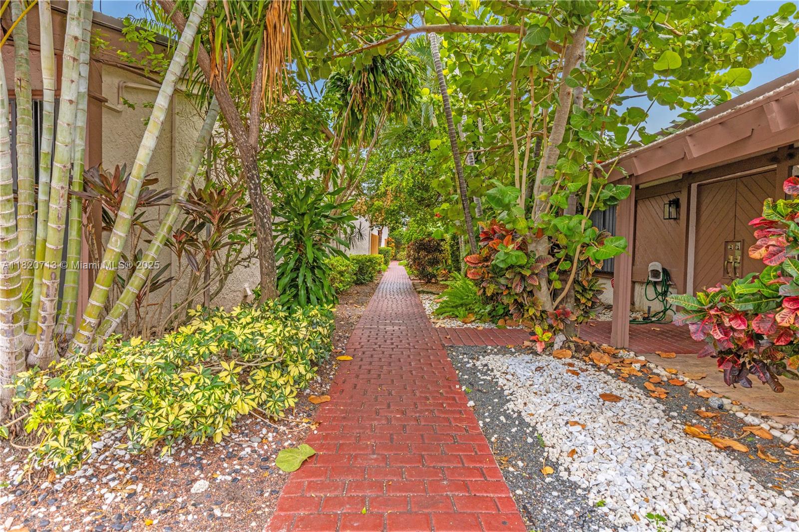 2627 S Parkview Dr #2627,Hallandale Beach, FL 33009