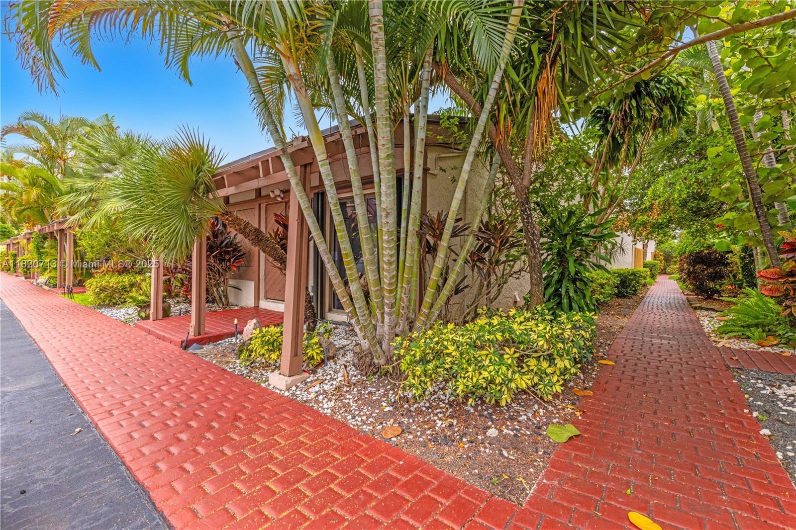 2627 S Parkview Dr #2627,Hallandale Beach, FL 33009