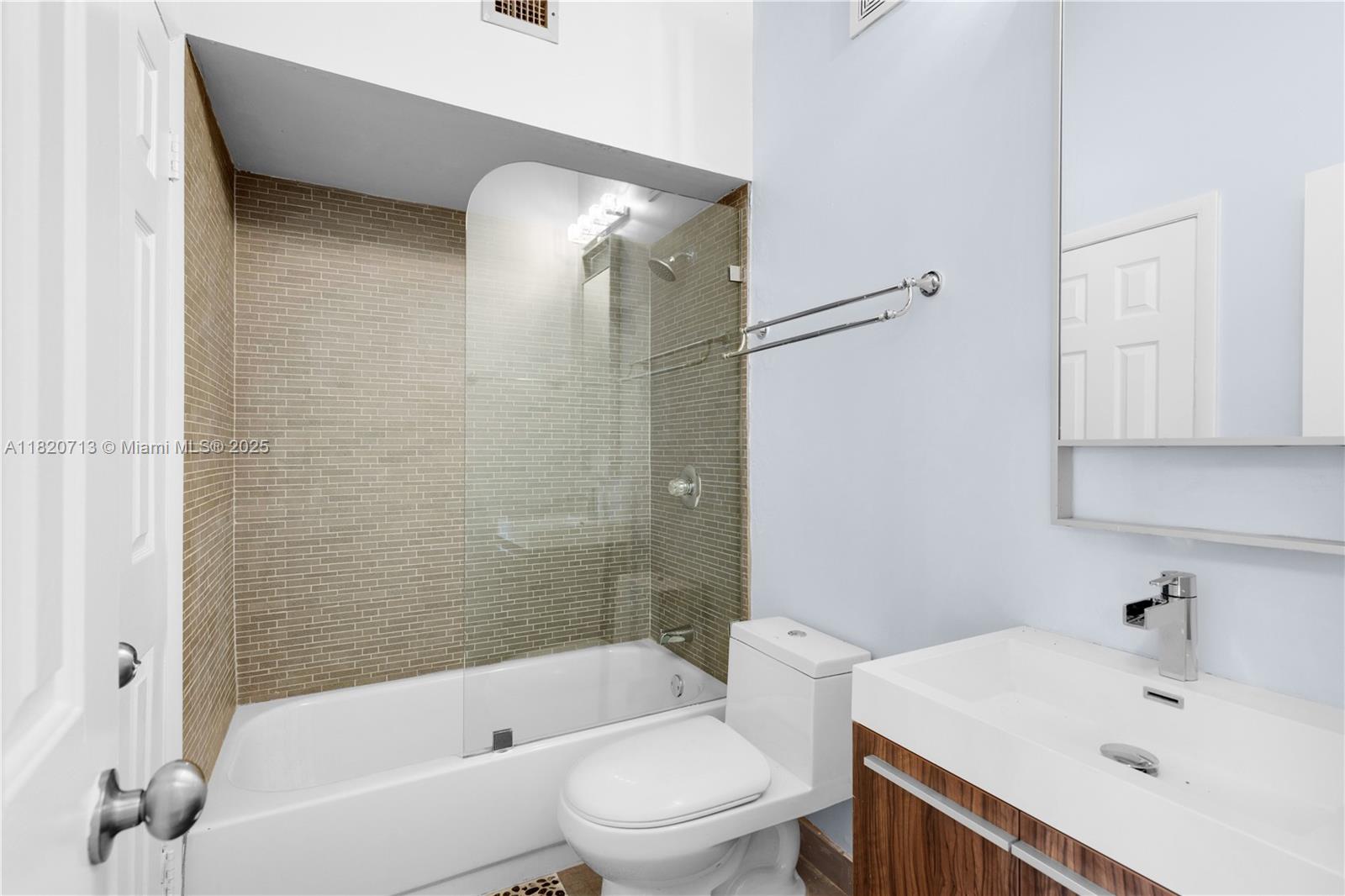 2627 S Parkview Dr #2627,Hallandale Beach, FL 33009