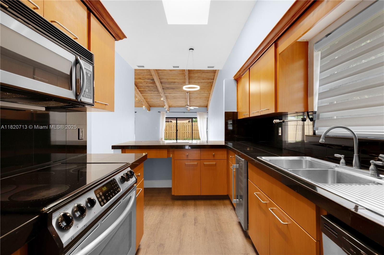 2627 S Parkview Dr #2627,Hallandale Beach, FL 33009