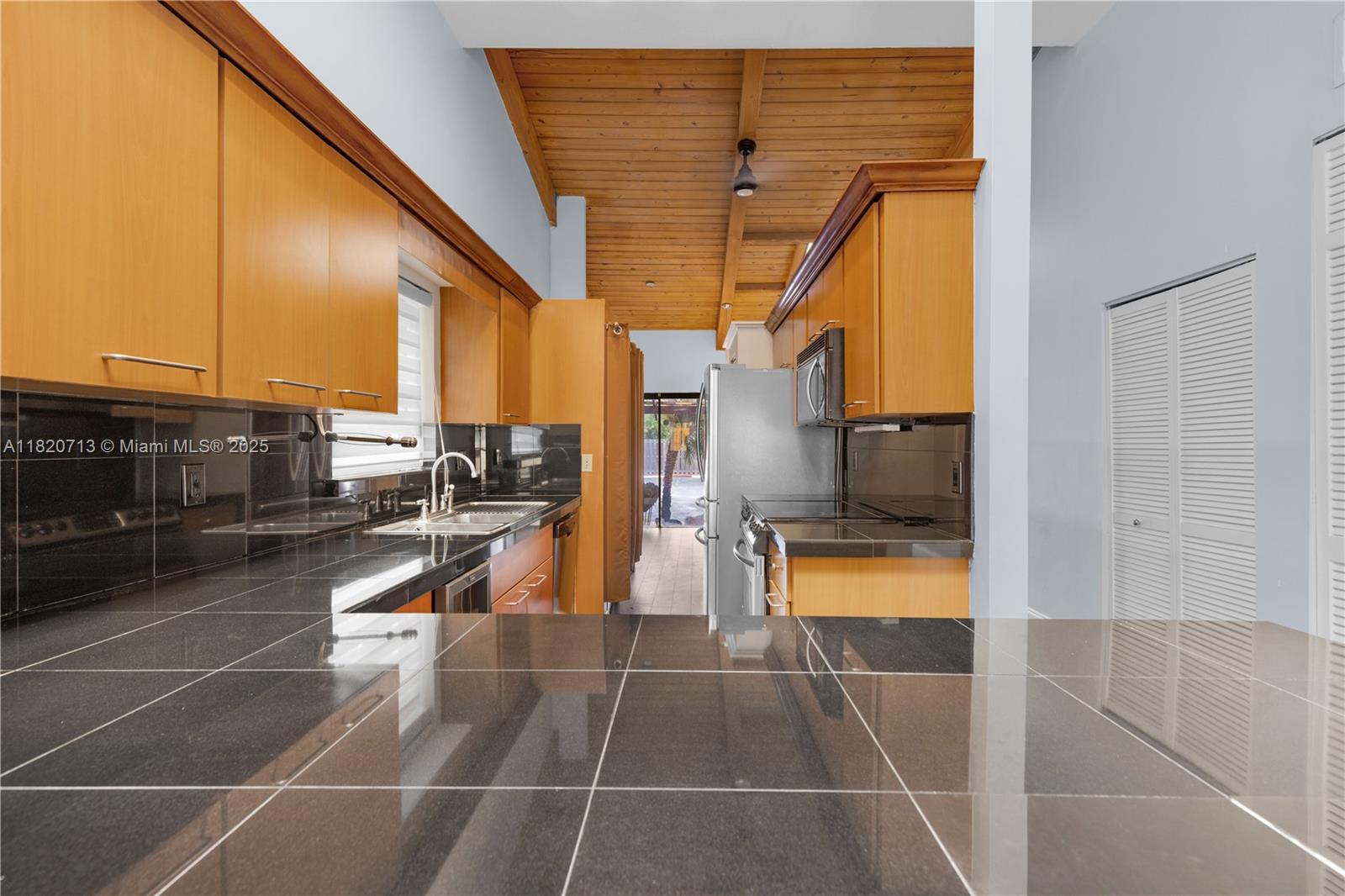 2627 S Parkview Dr #2627,Hallandale Beach, FL 33009