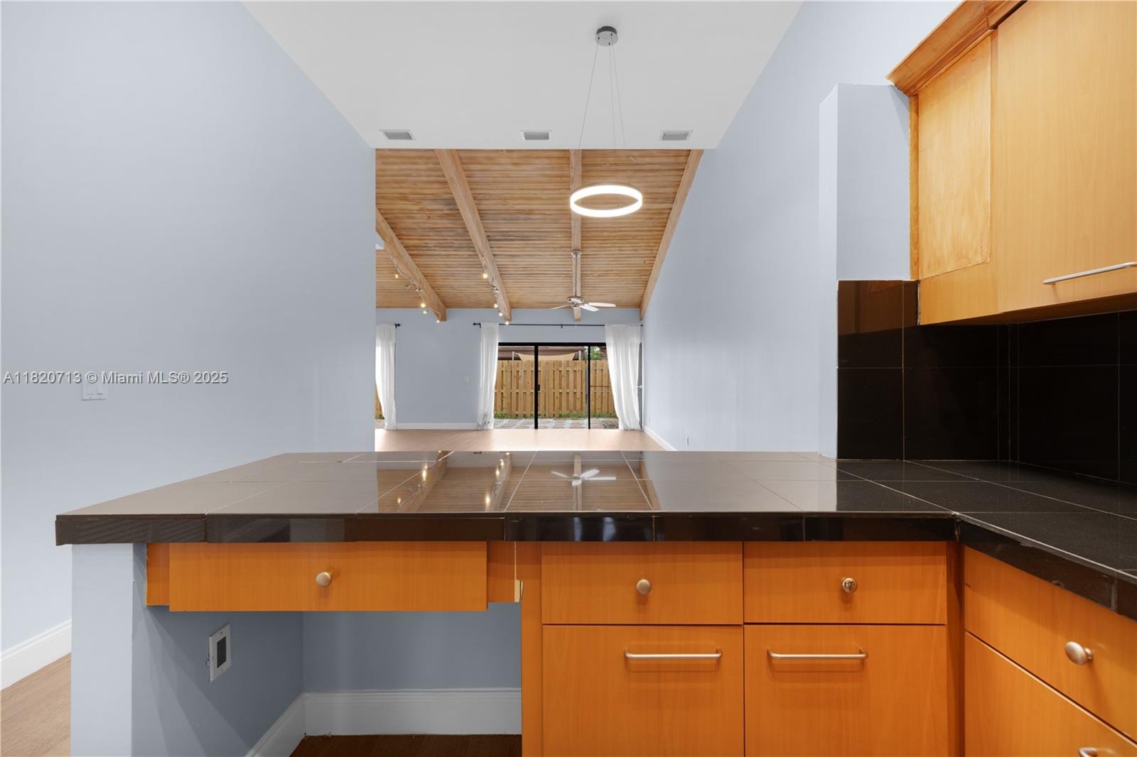 2627 S Parkview Dr #2627,Hallandale Beach, FL 33009