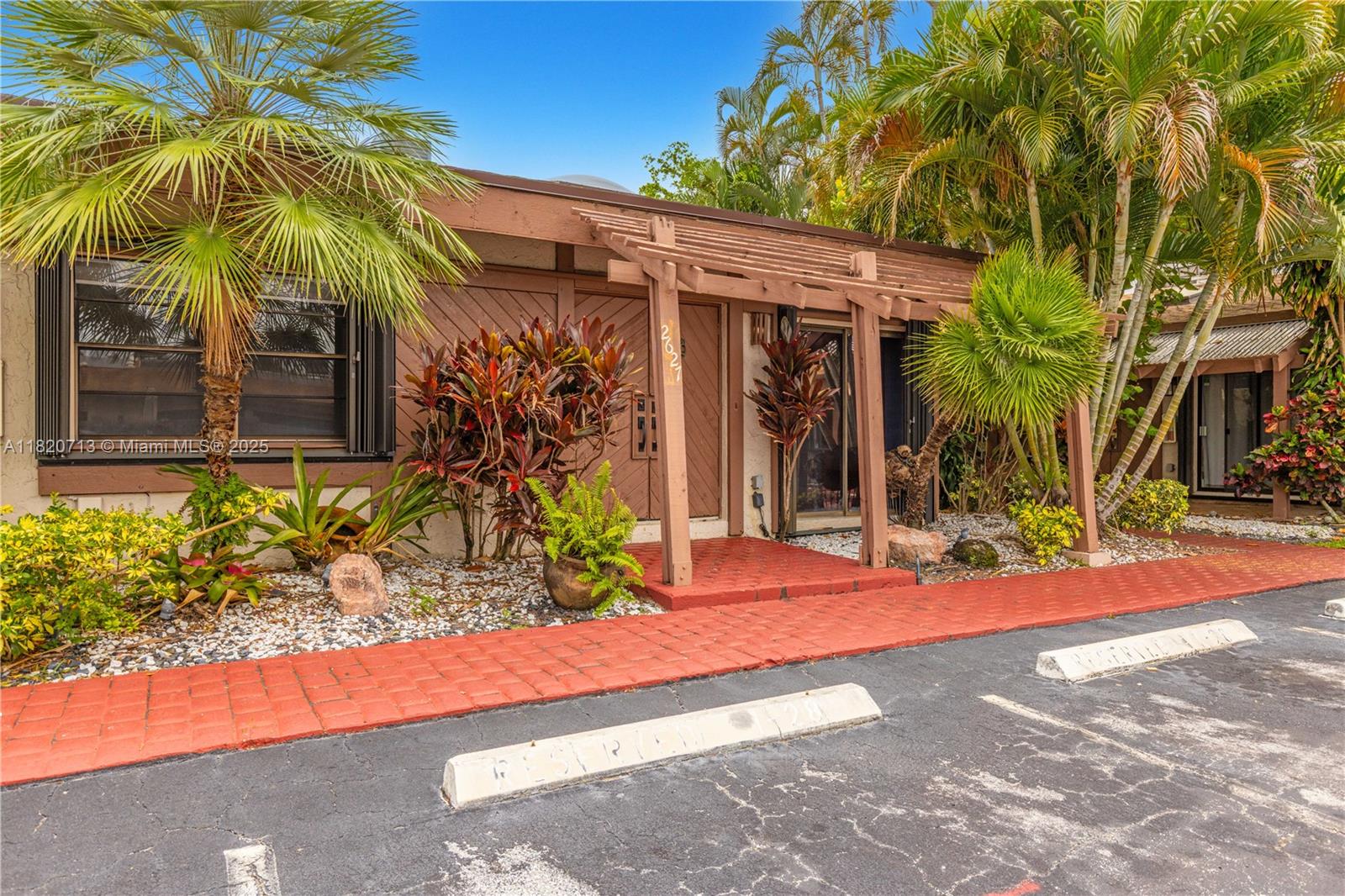 2627 S Parkview Dr #2627,Hallandale Beach, FL 33009