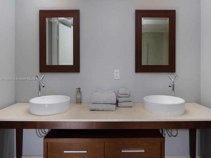 image Icon Brickell No Two10