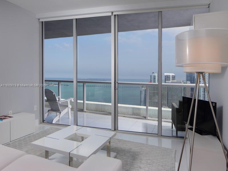 image Icon Brickell No Two4