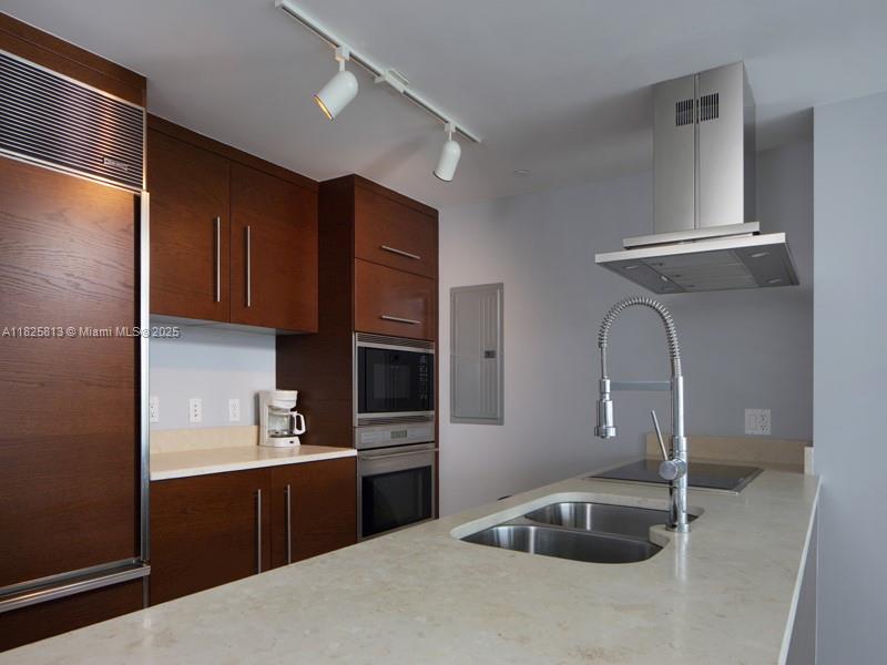 image Icon Brickell No Two5
