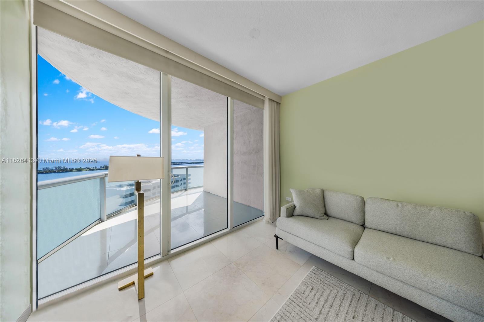 image Platinum Condo11