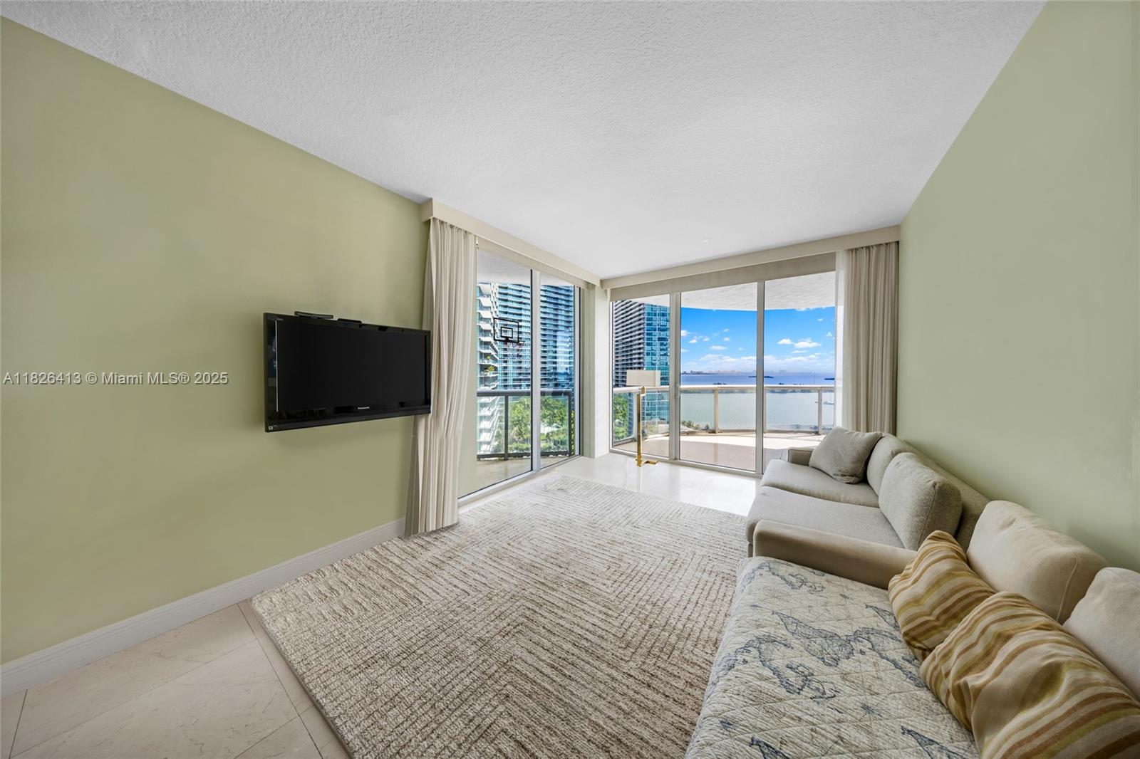 image Platinum Condo12