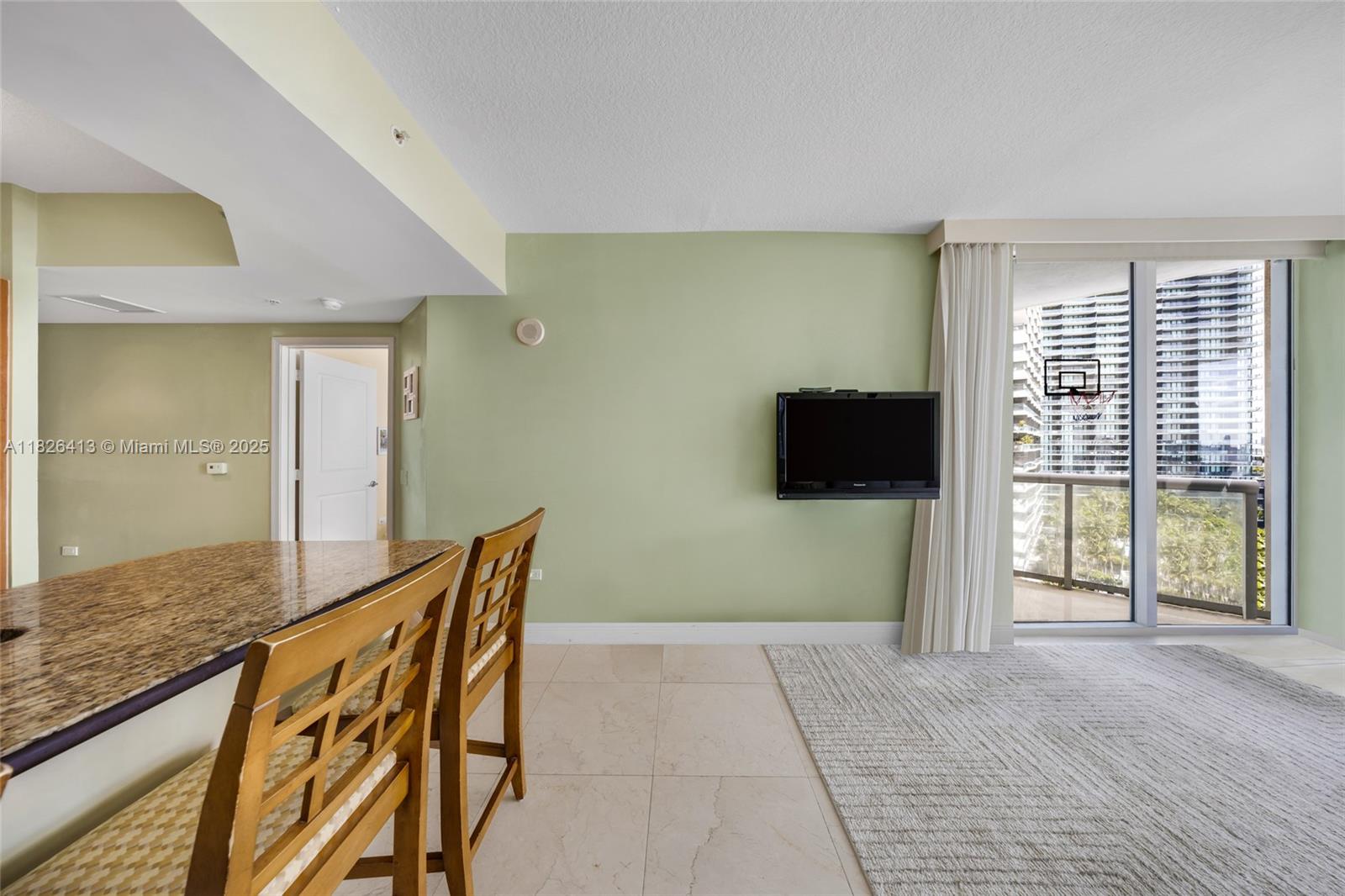 image Platinum Condo13